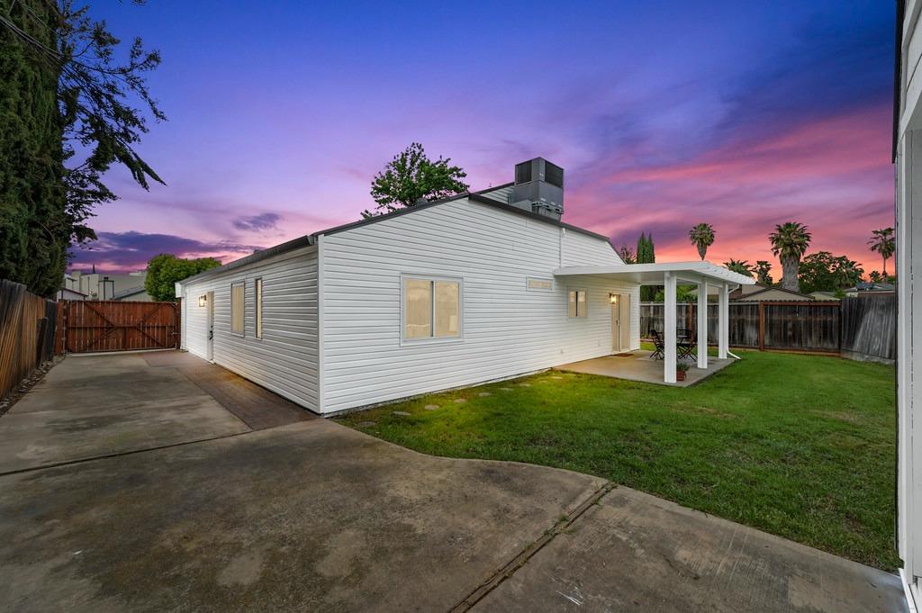 4553 Loch Haven Way