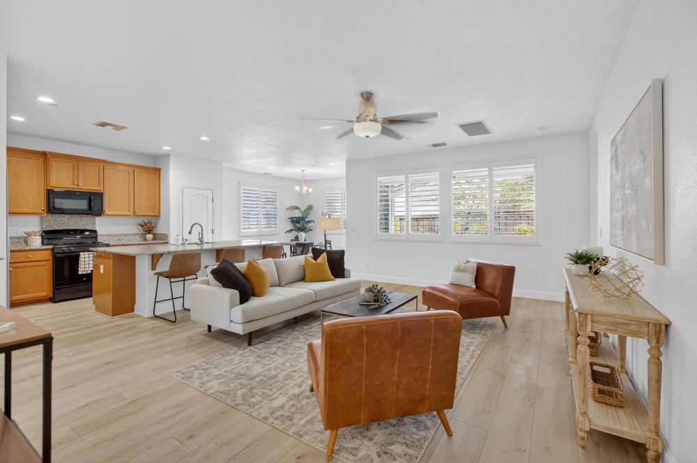 4560 Paso Centro Lane