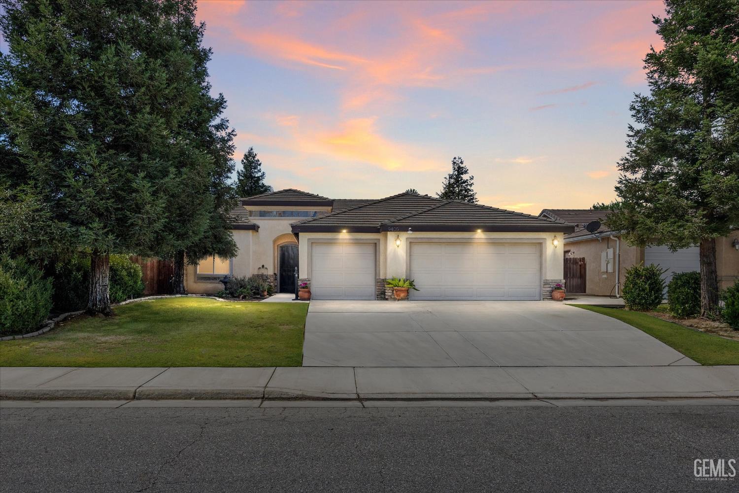 9405 Red Rock Creek Way