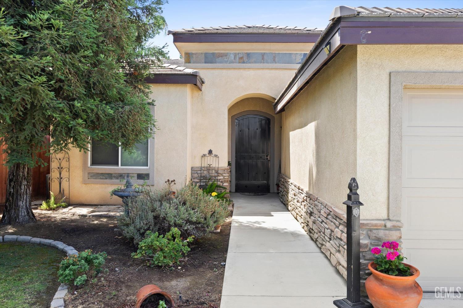 9405 Red Rock Creek Way