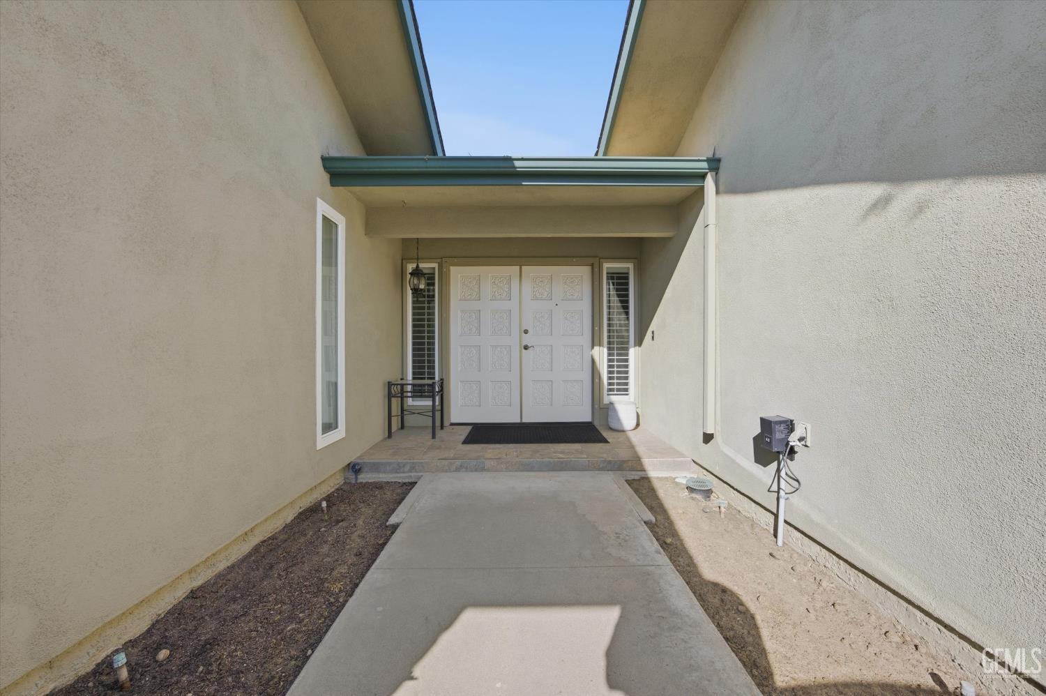 1405 Thunderbird Street