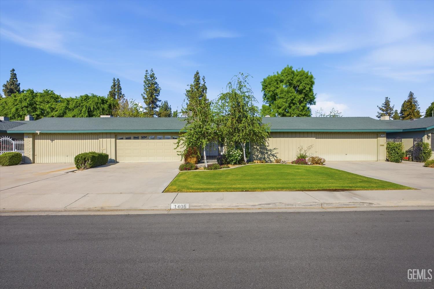 1405 Thunderbird Street