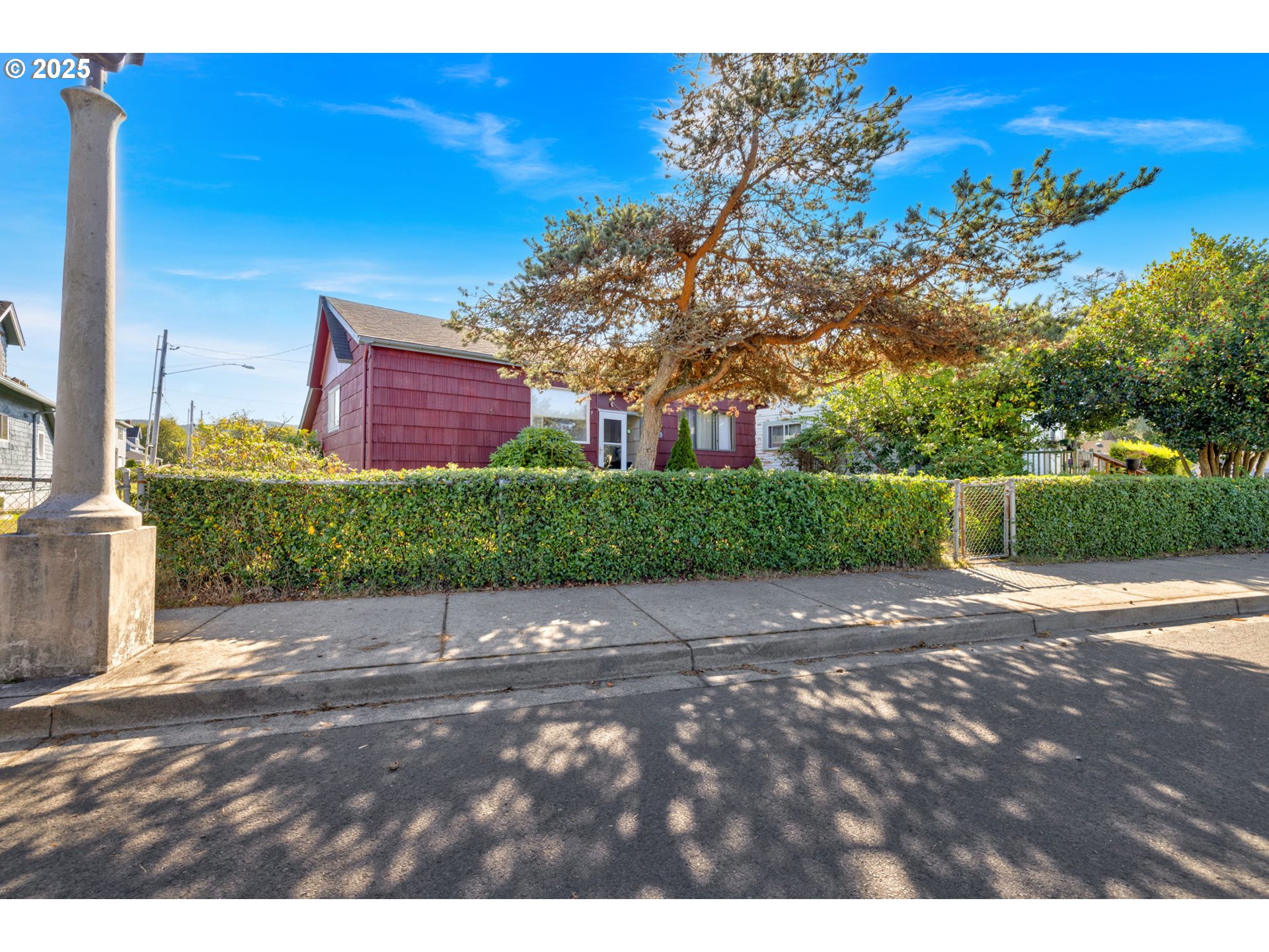 835 N HOLLADAY DR