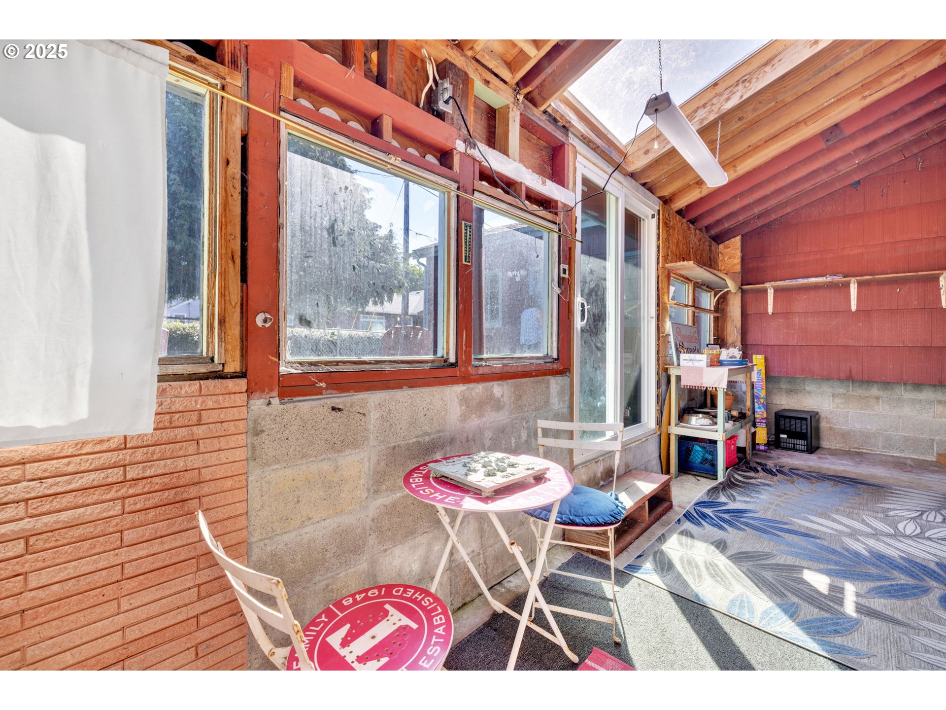 835 N HOLLADAY DR