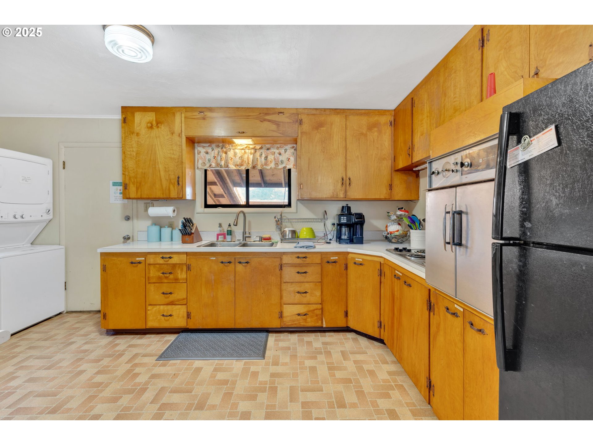 835 N HOLLADAY DR