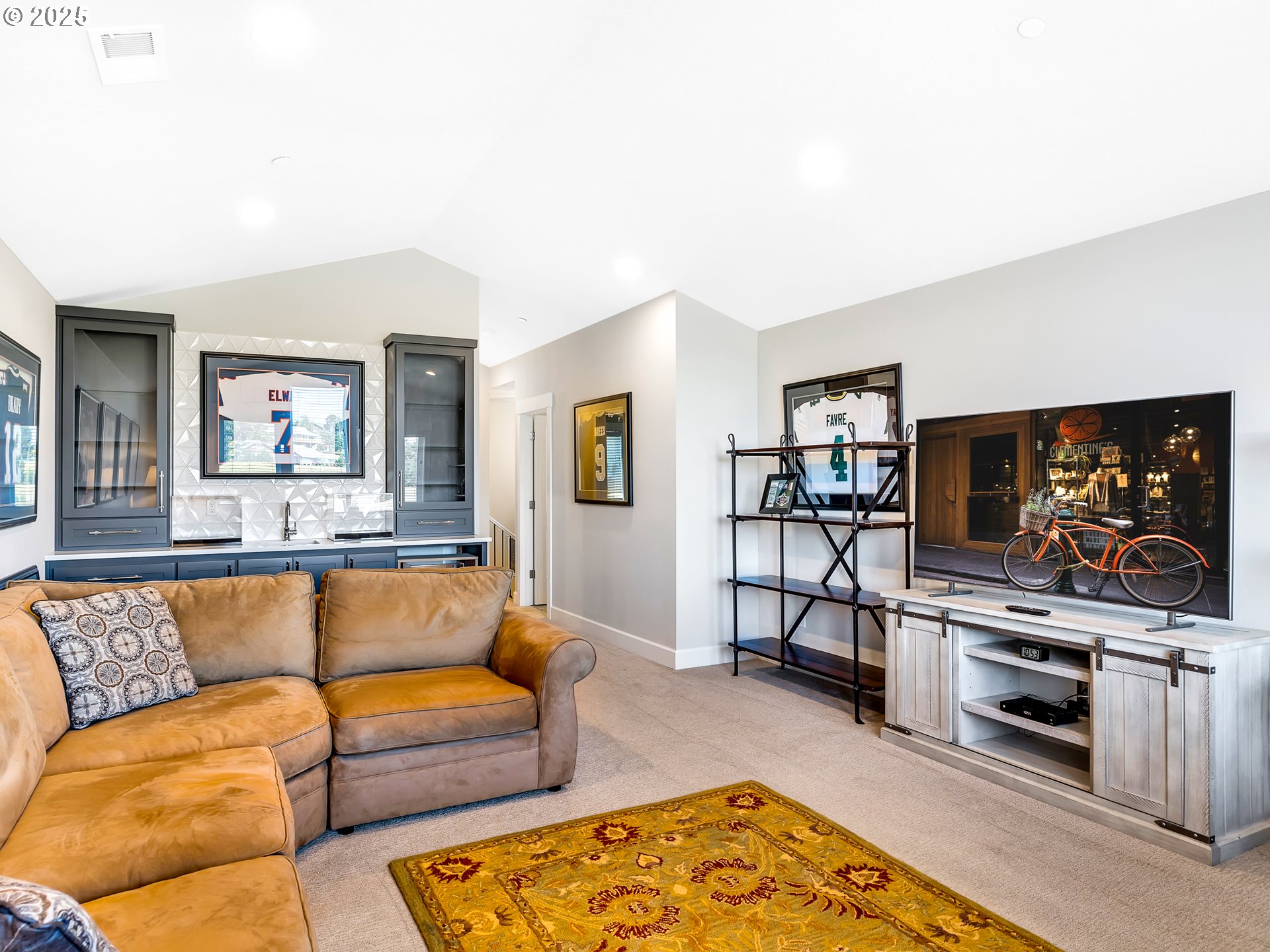 4586 DRUMMOND CT