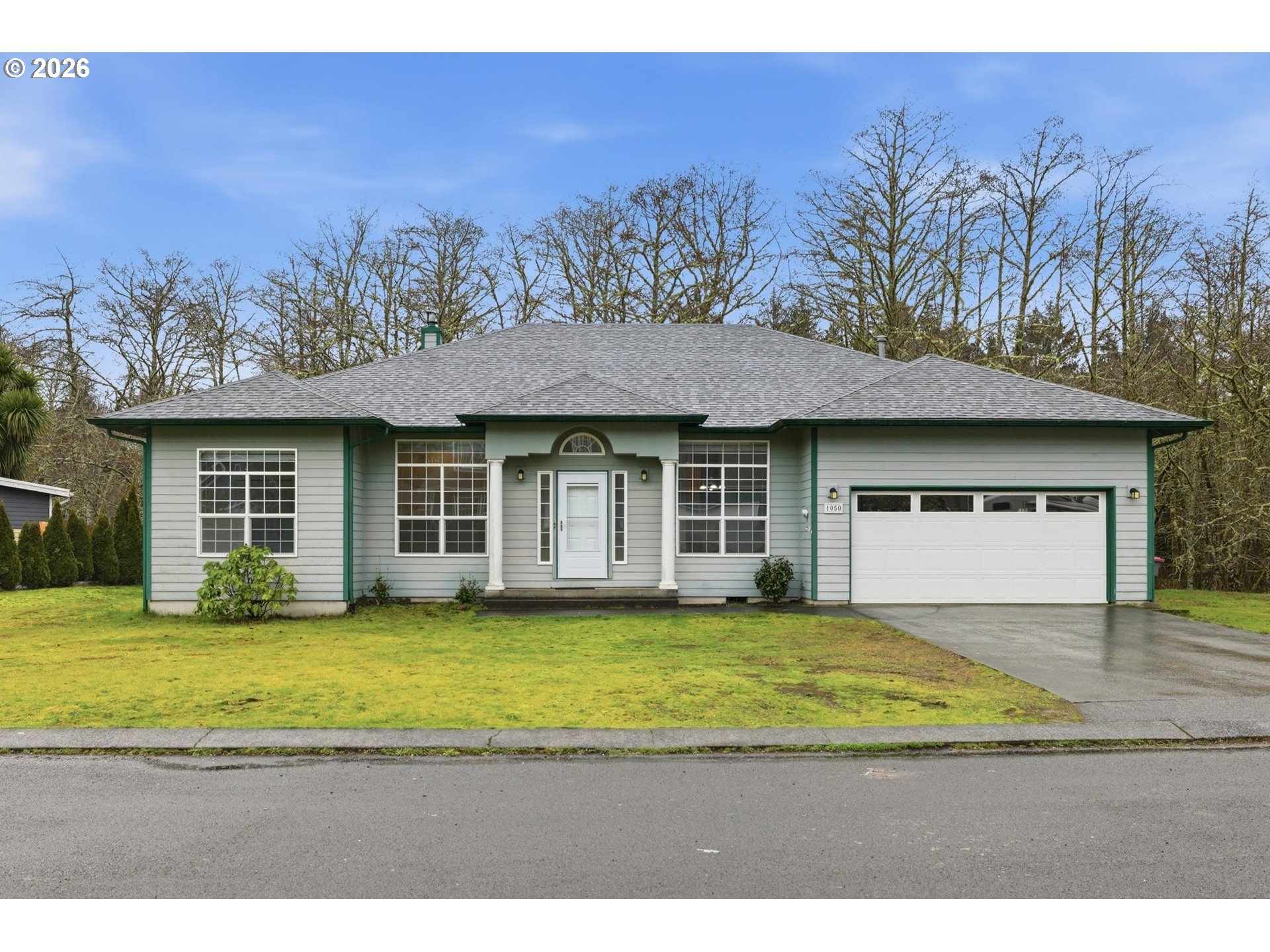 1050 PEACOCK ST