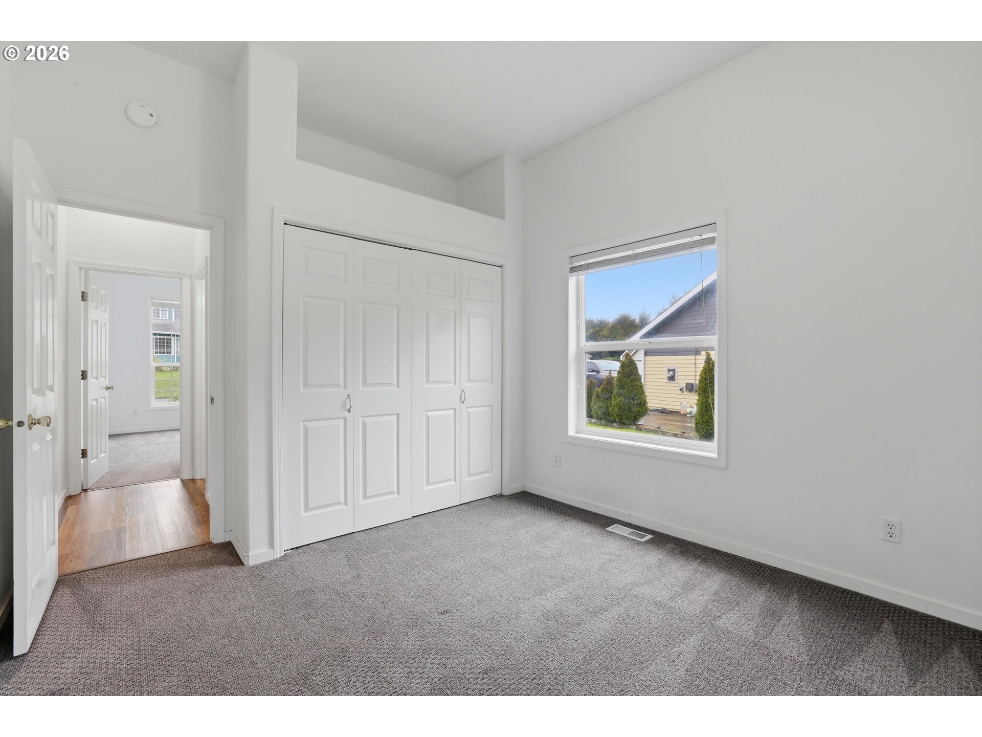 1050 PEACOCK ST