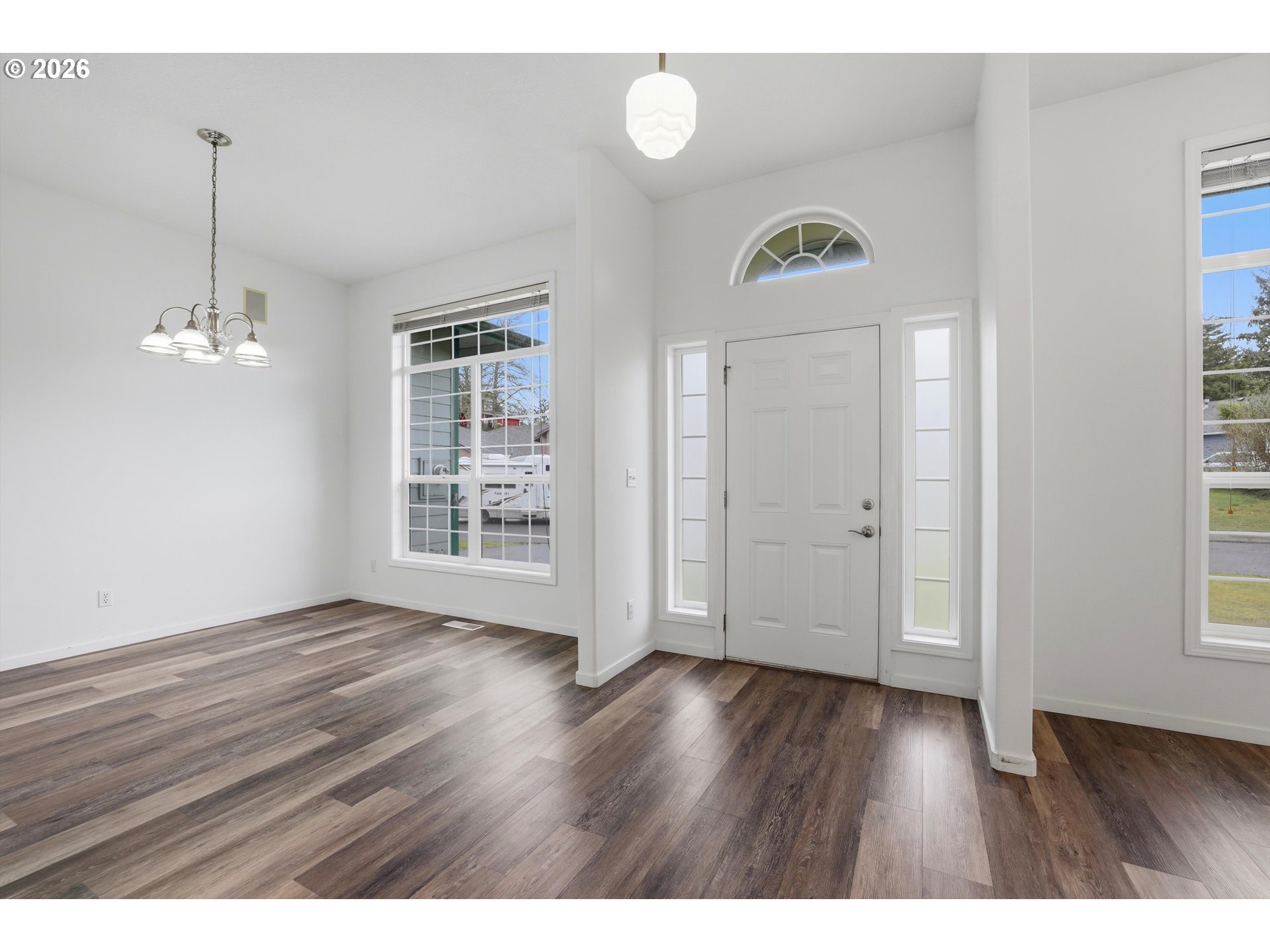 1050 PEACOCK ST