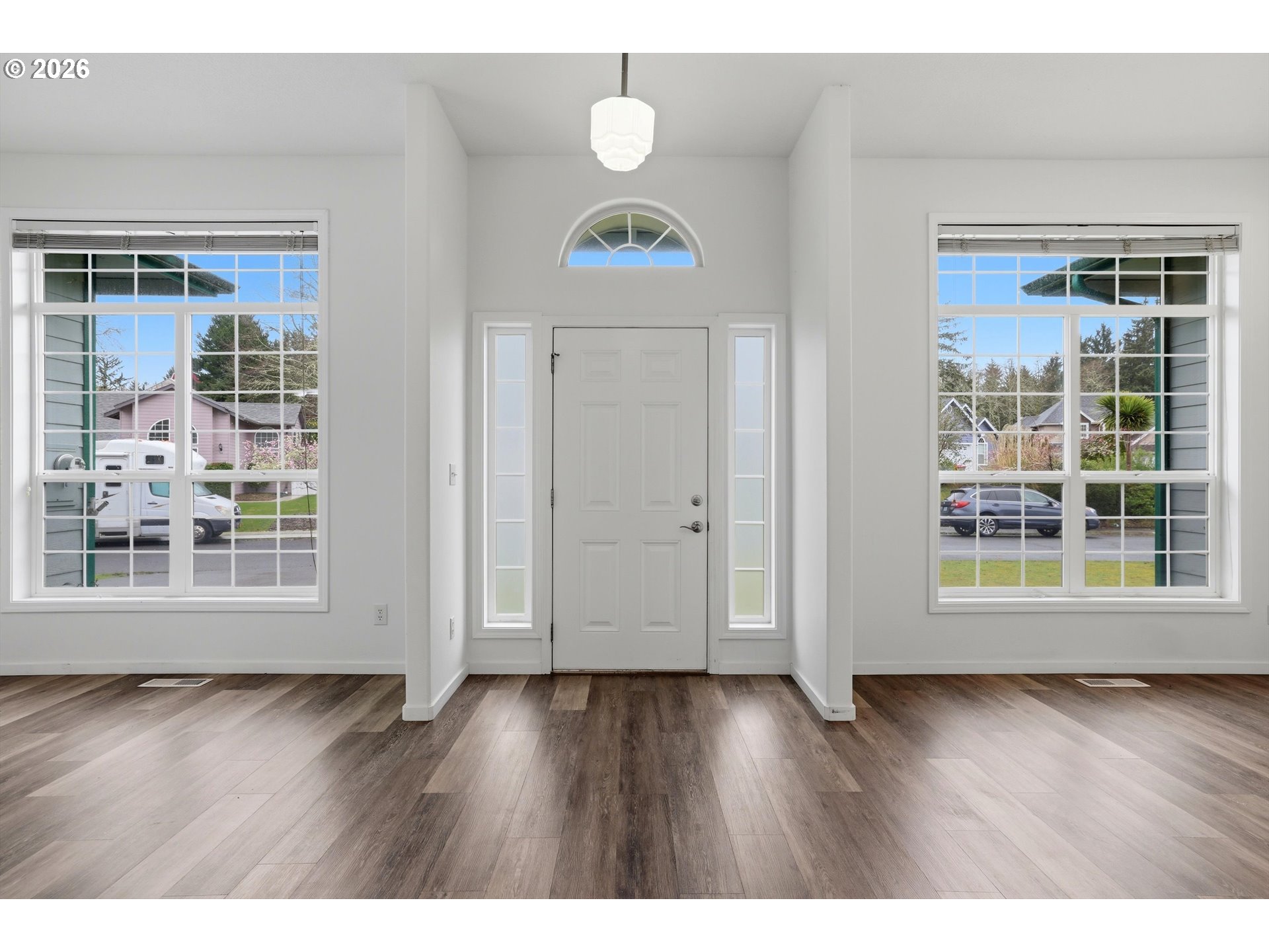 1050 PEACOCK ST