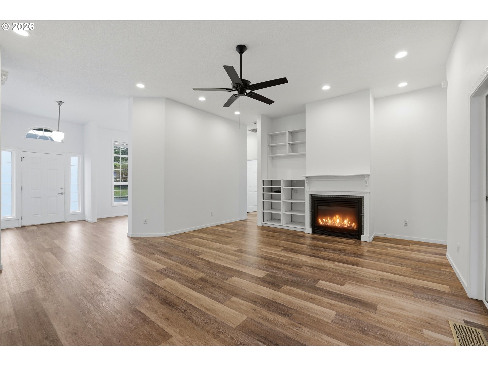 1050 PEACOCK ST