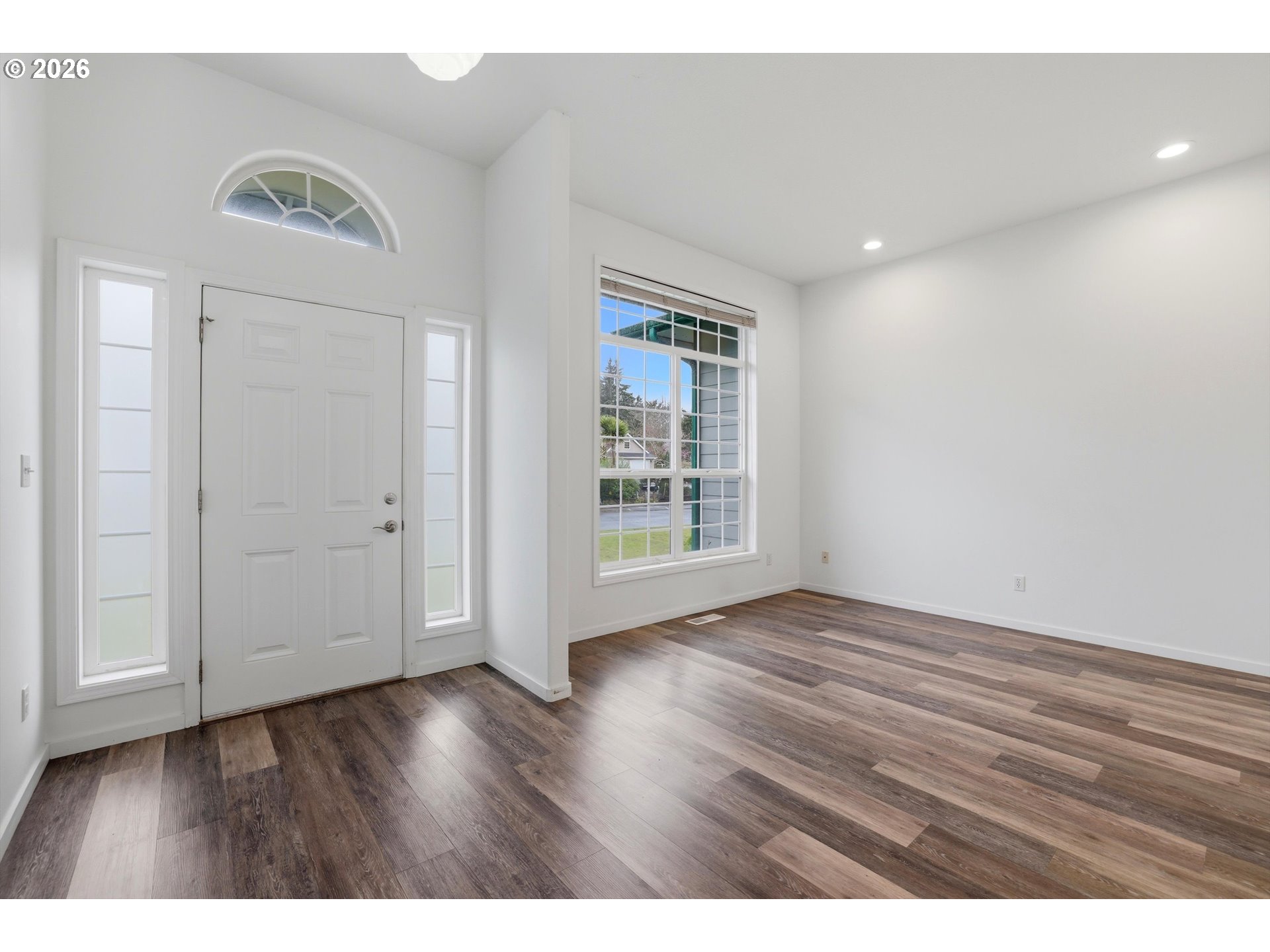 1050 PEACOCK ST