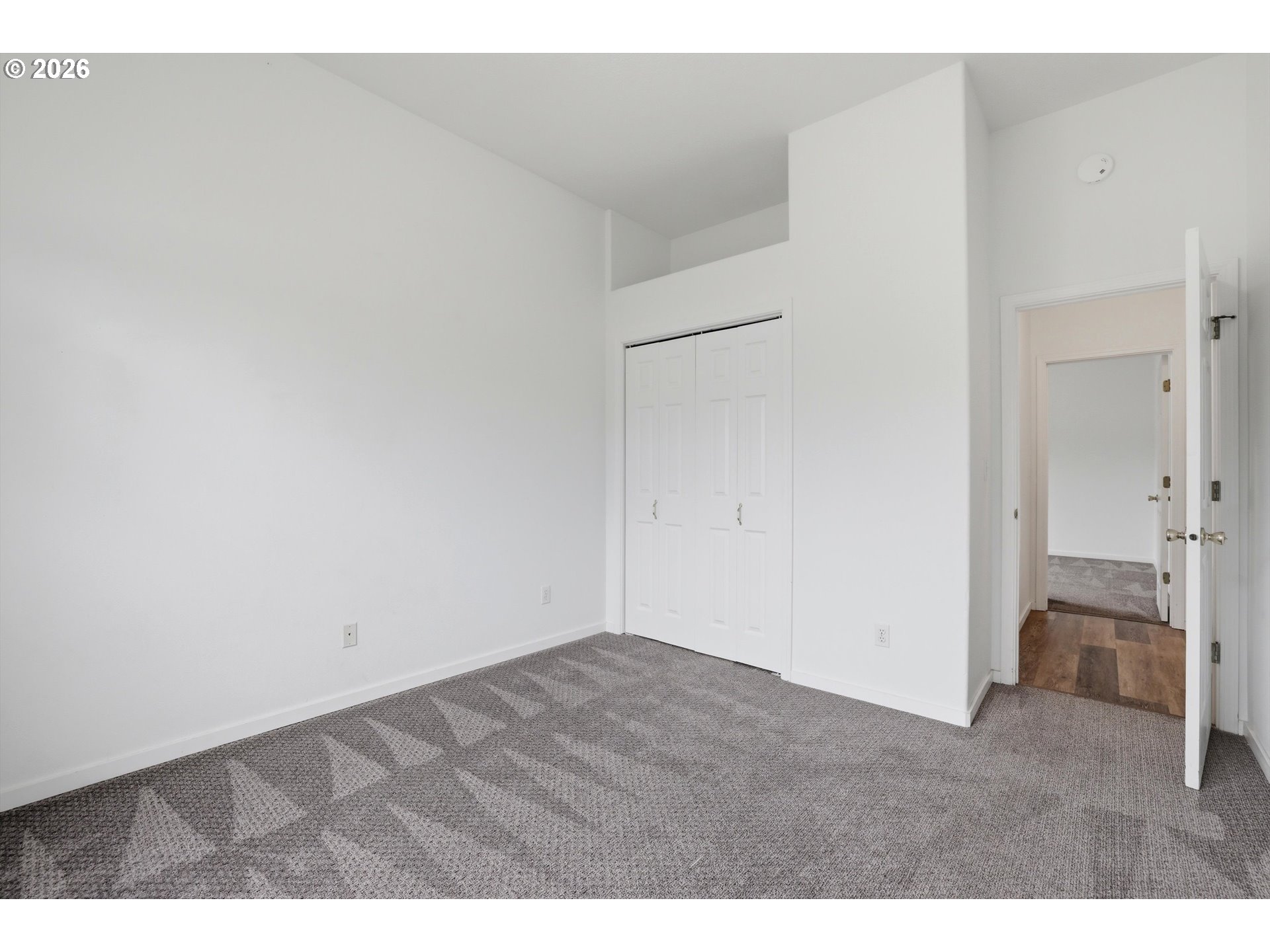 1050 PEACOCK ST