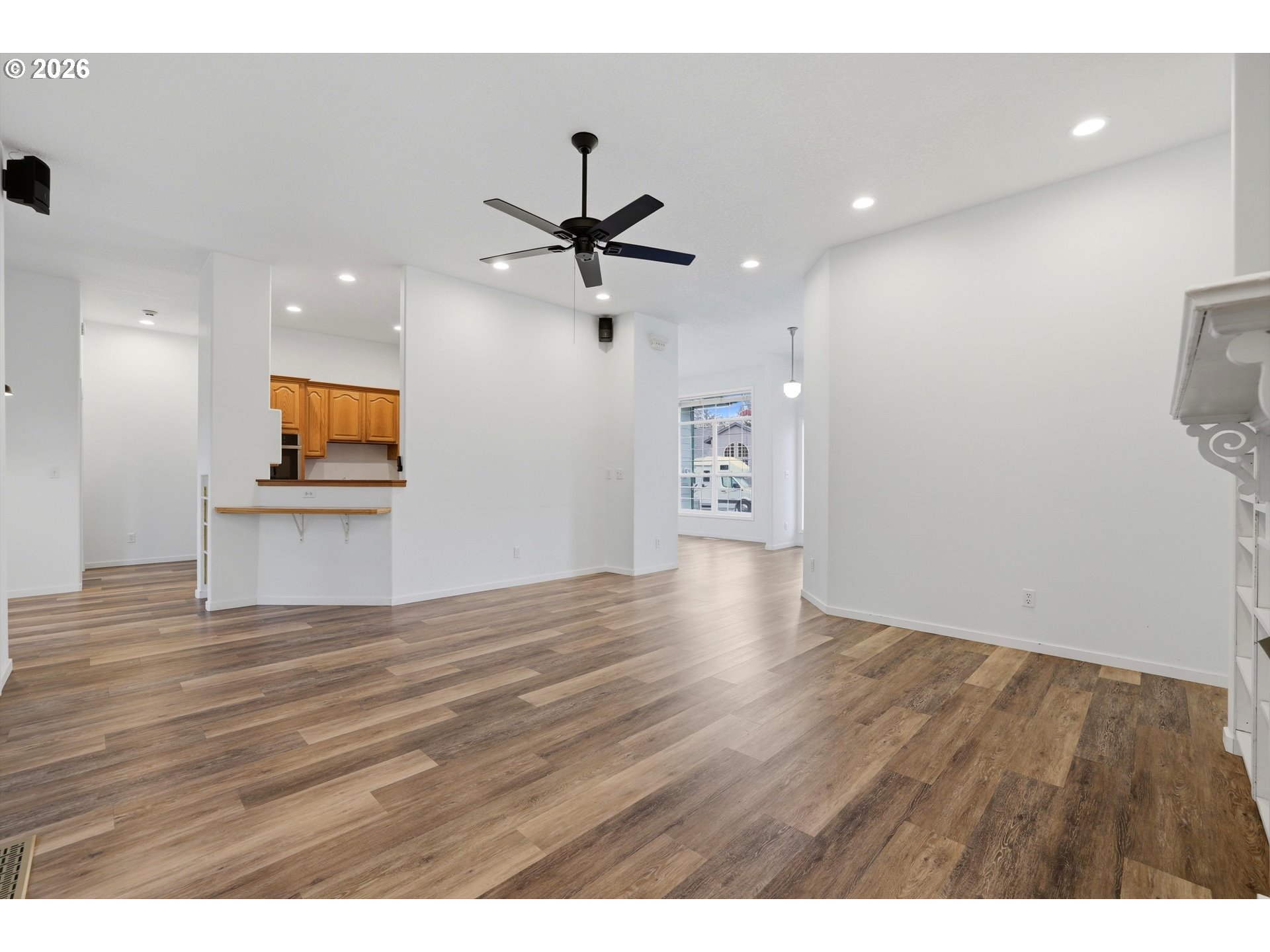 1050 PEACOCK ST