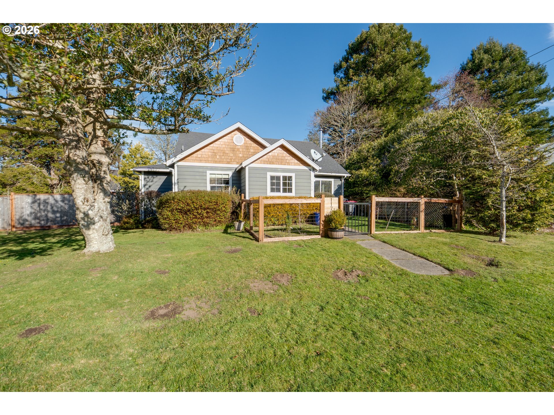 1175 PACIFIC DR