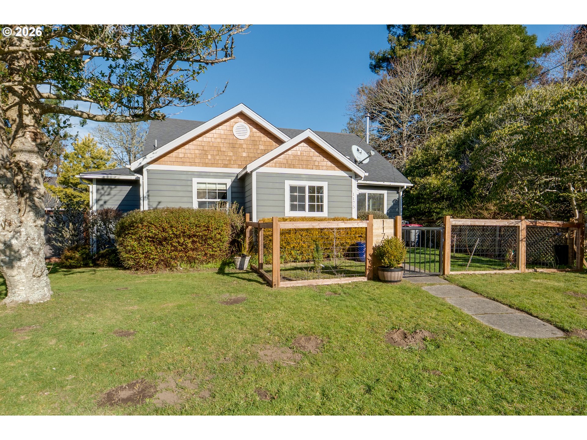 1175 PACIFIC DR