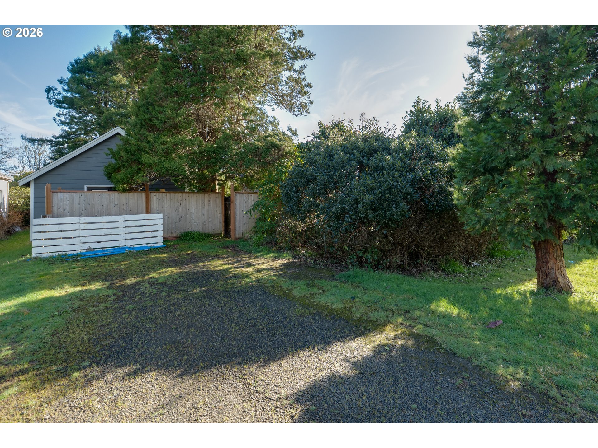 1175 PACIFIC DR