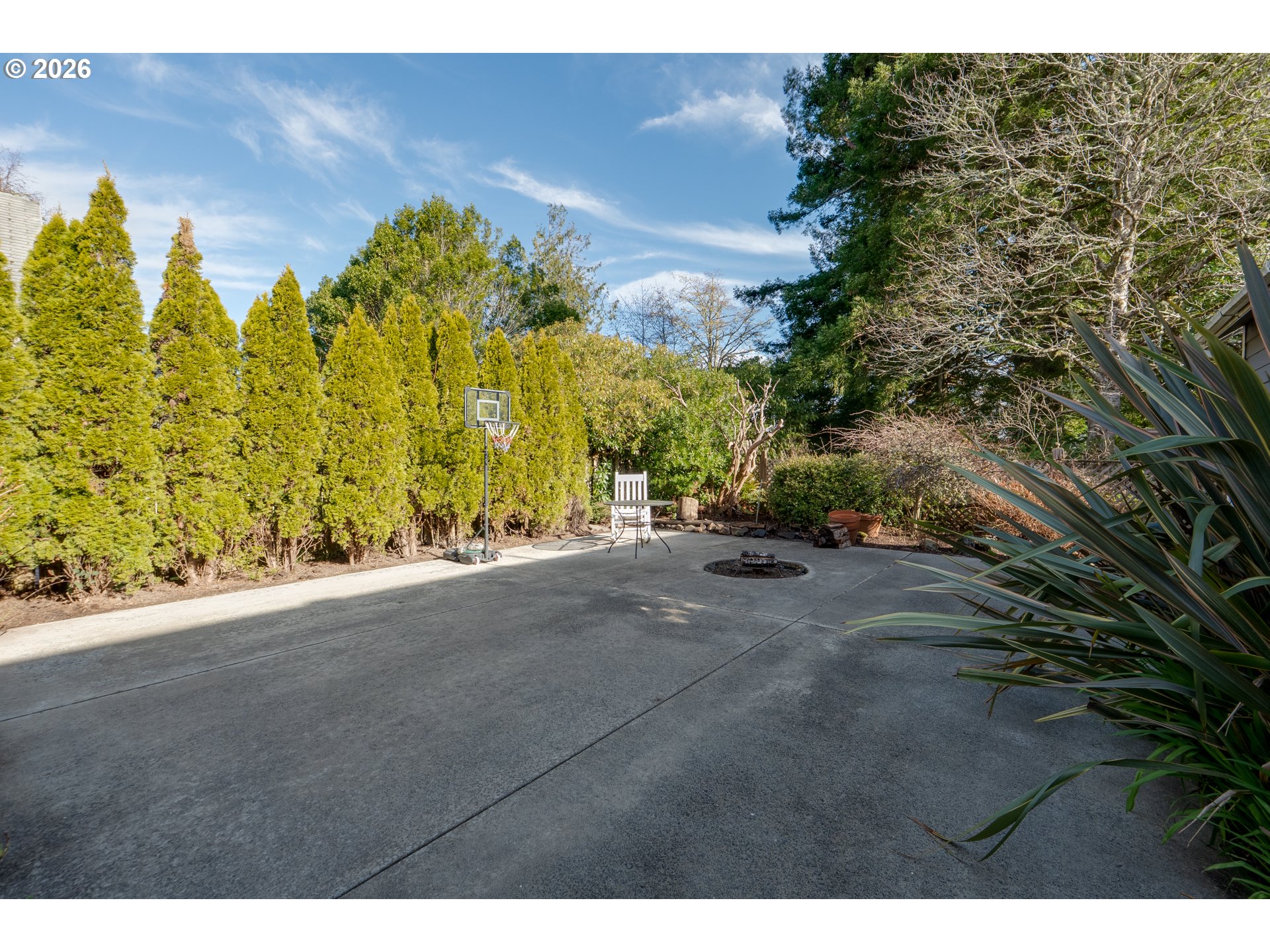 1175 PACIFIC DR