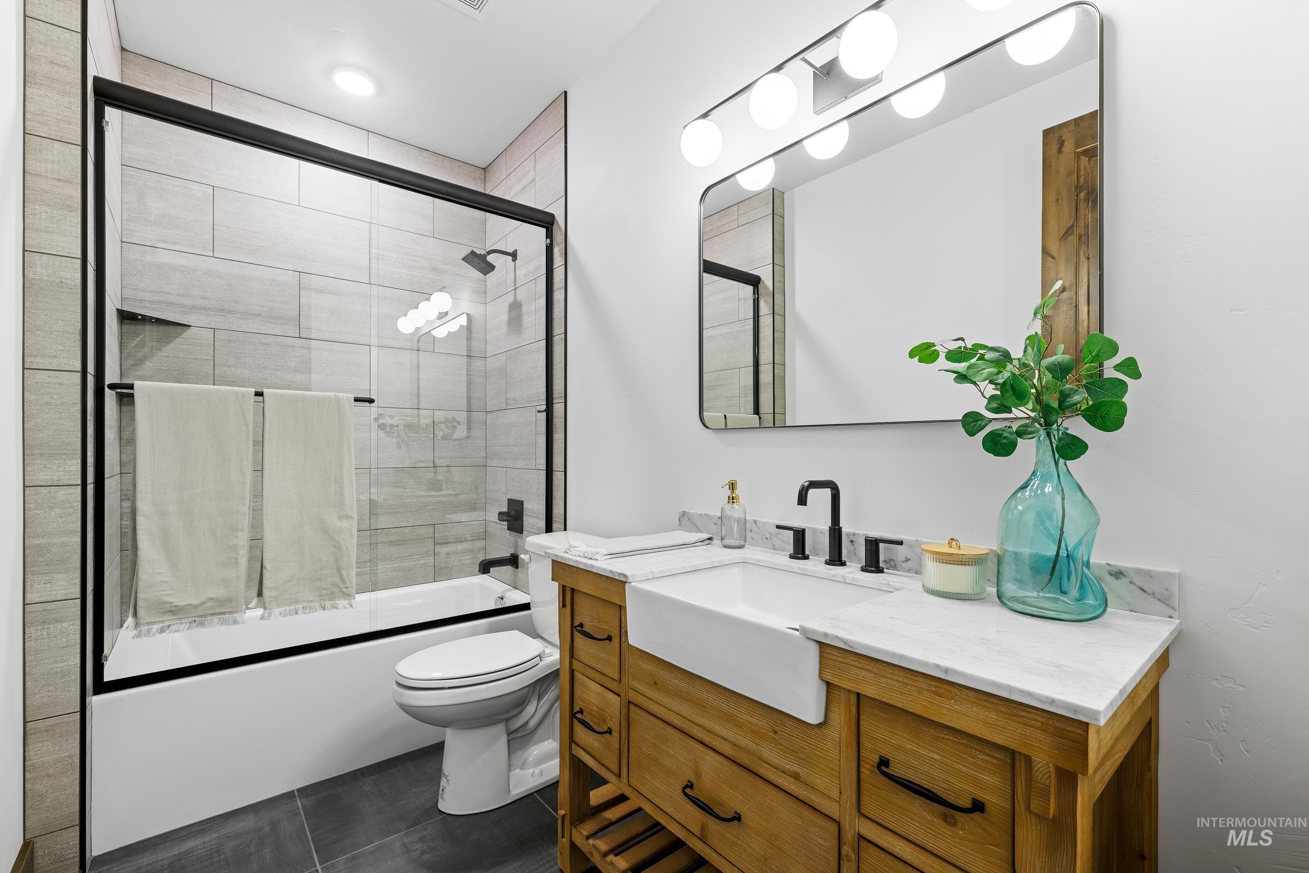 1455 Divot Lane