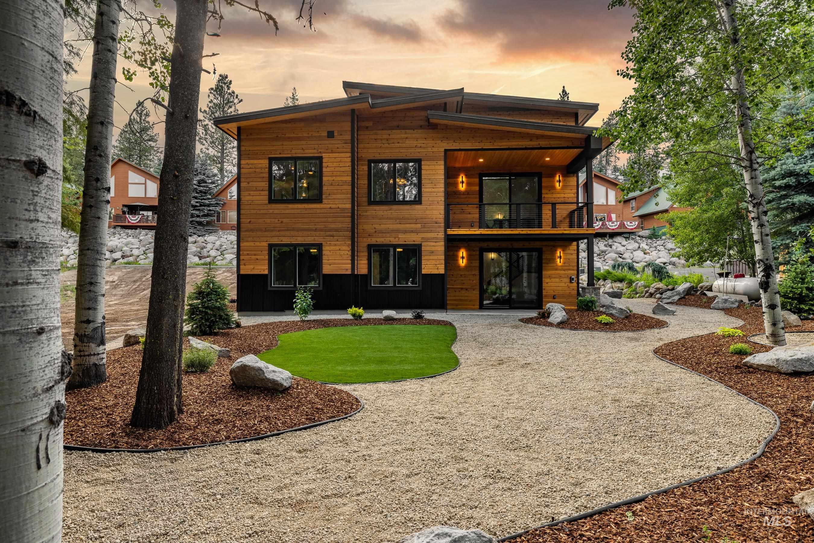 1455 Divot Lane