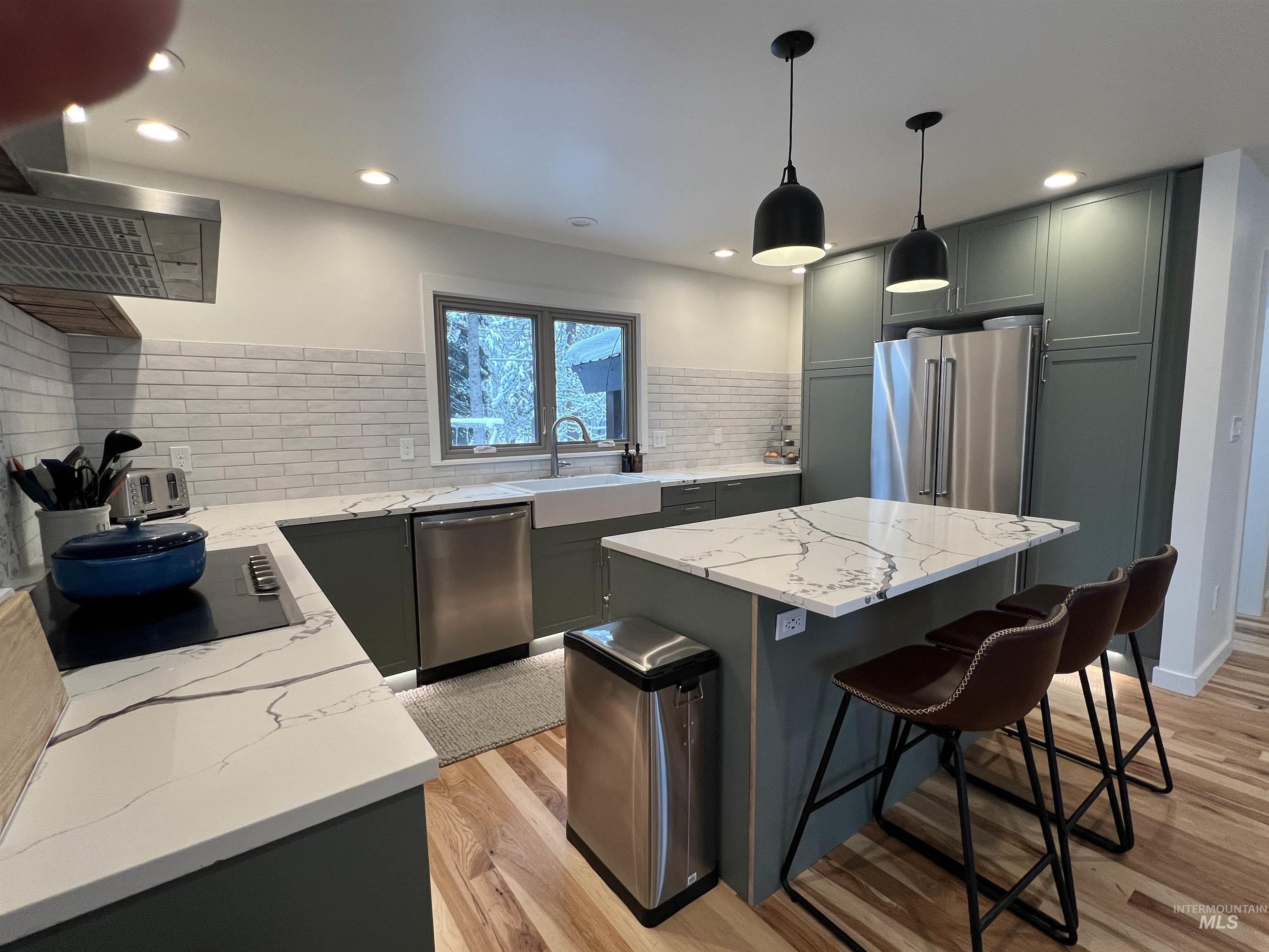 421 Rio Vista Blvd