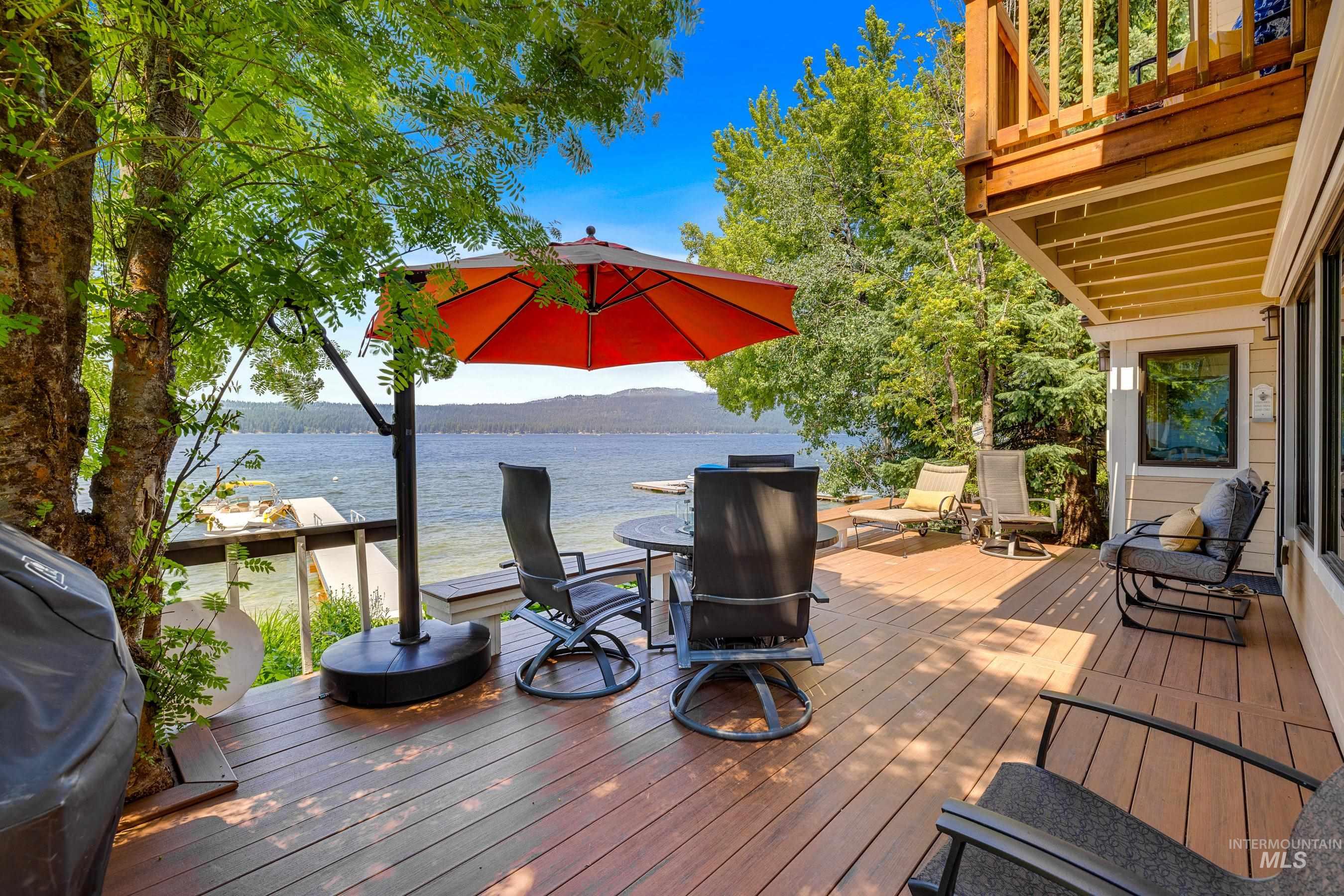 1624 E Lake