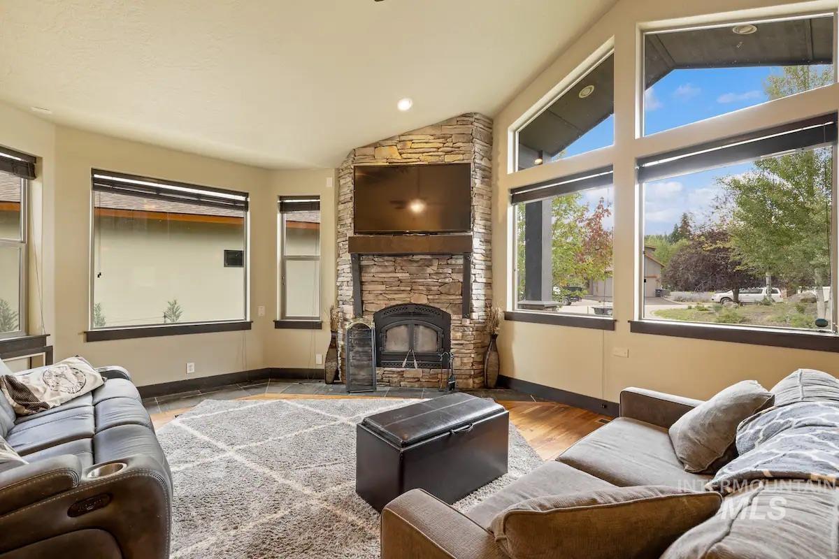 317 Mountain Cove