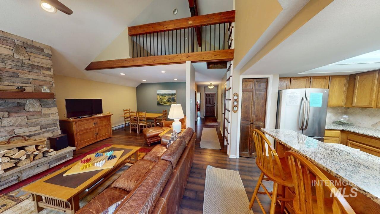 302 Mather Unit: C-18