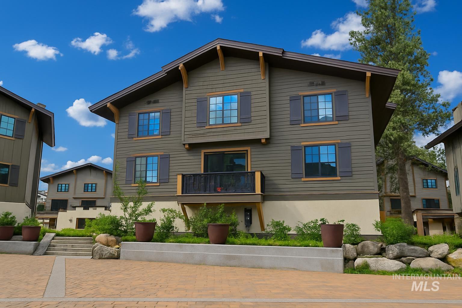 327 Silverpine Drive