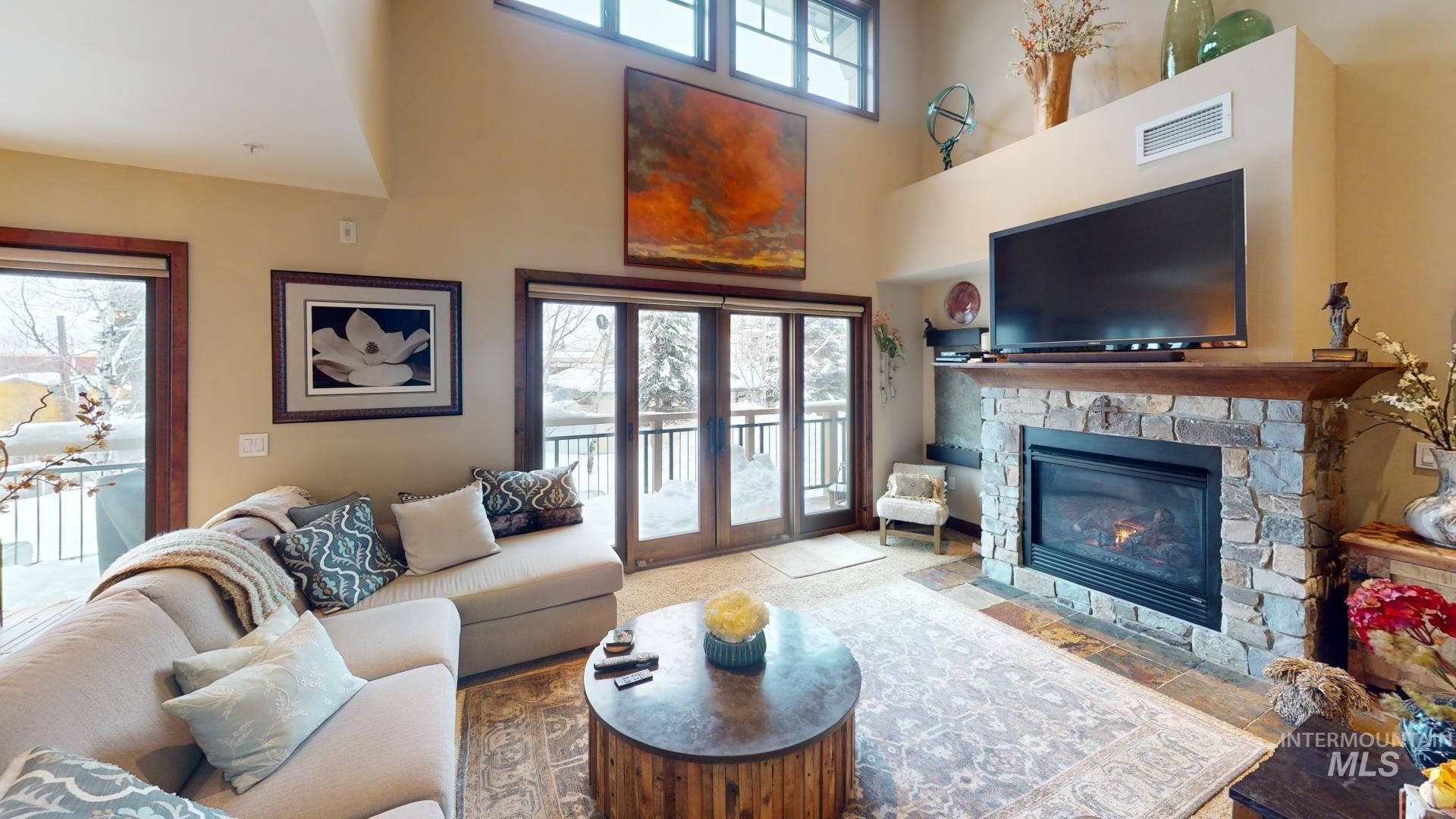 616 N 3rd Unit: 211