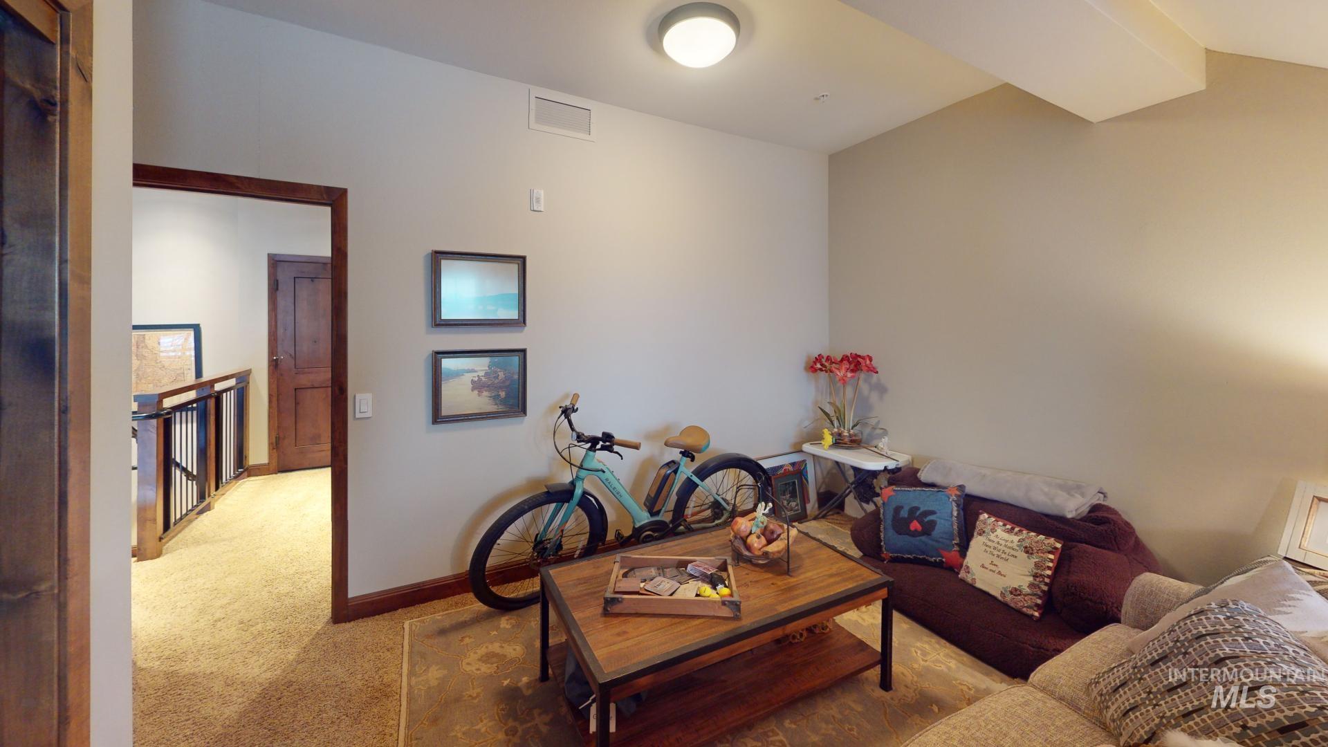 616 N 3rd Unit: 211