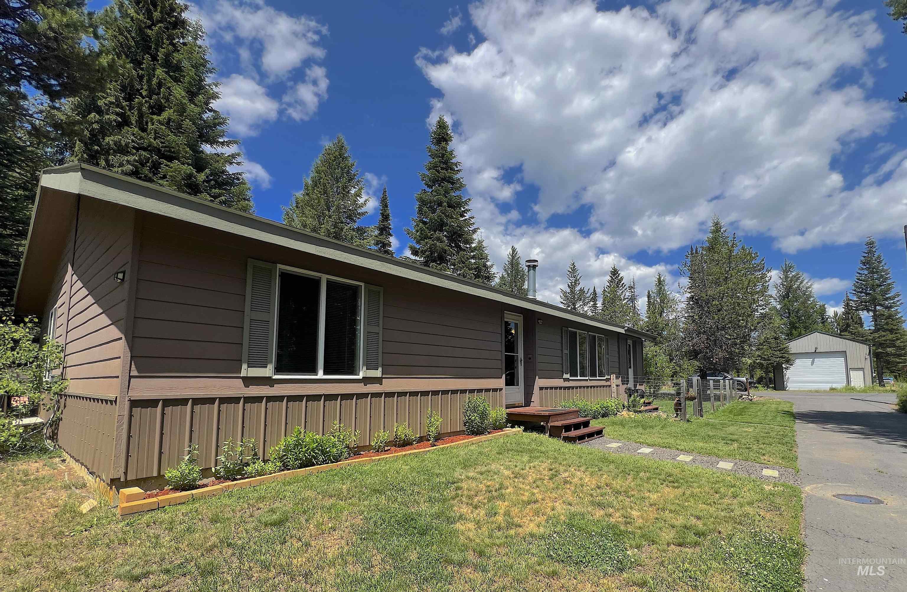 106 Forest Place