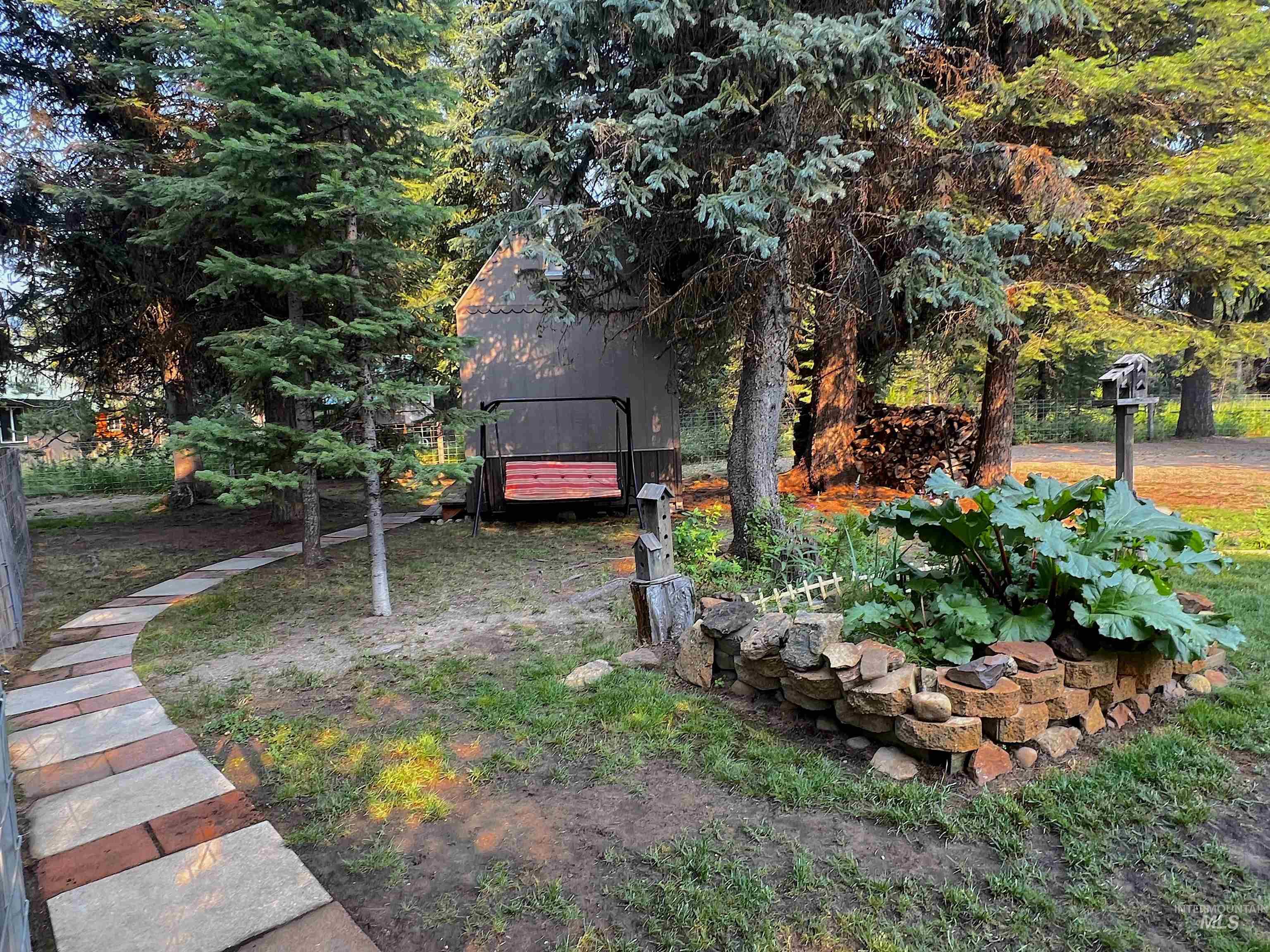 106 Forest Place