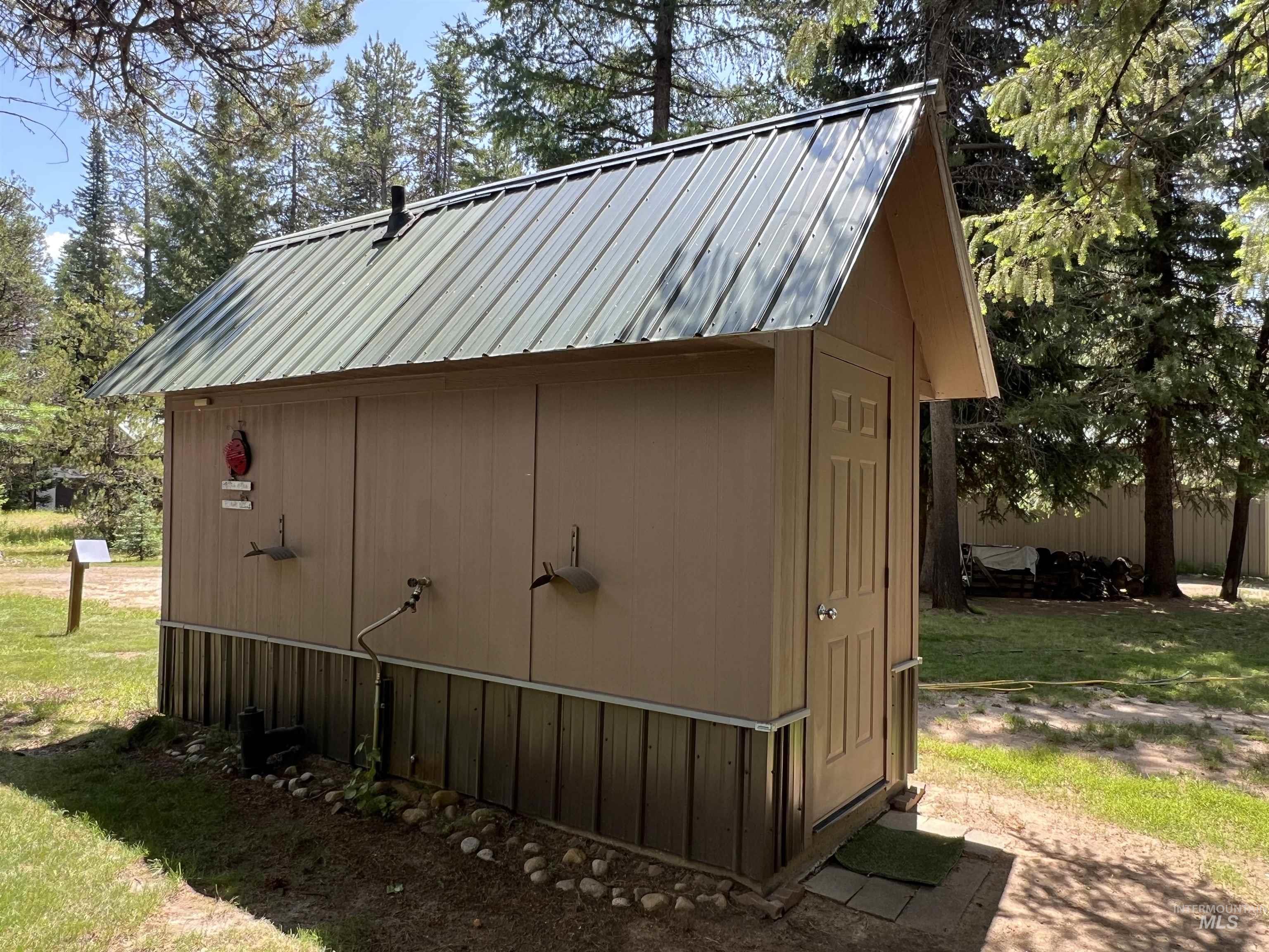 106 Forest Place