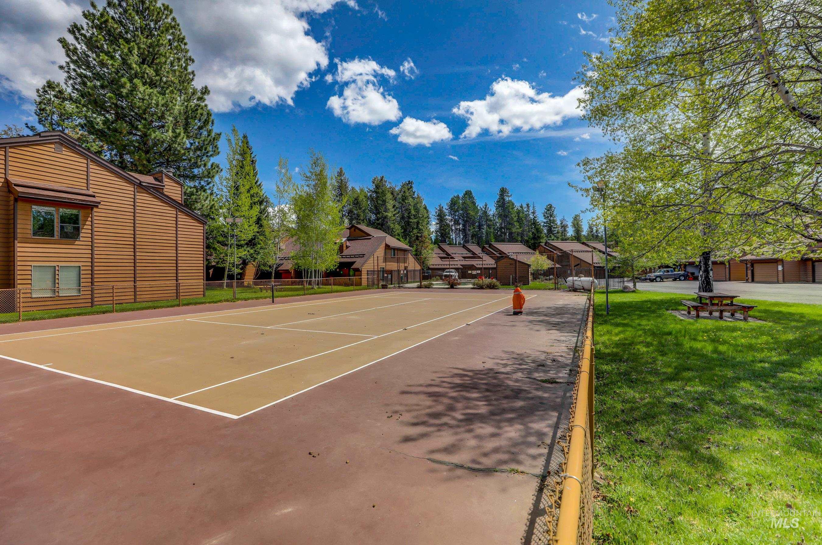 1630 Davis Ave Unit: #17