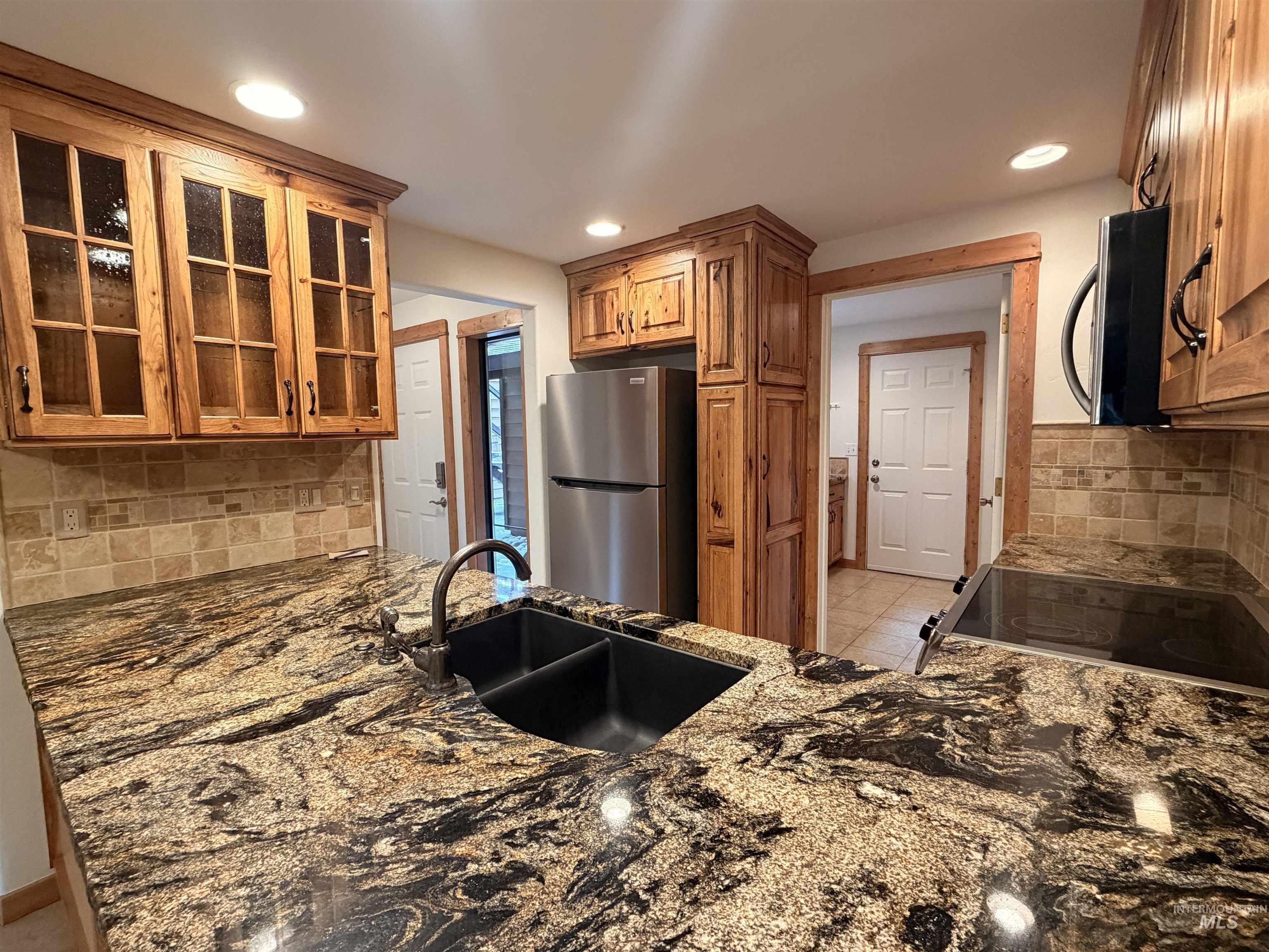 1630 Davis Ave Unit: #17