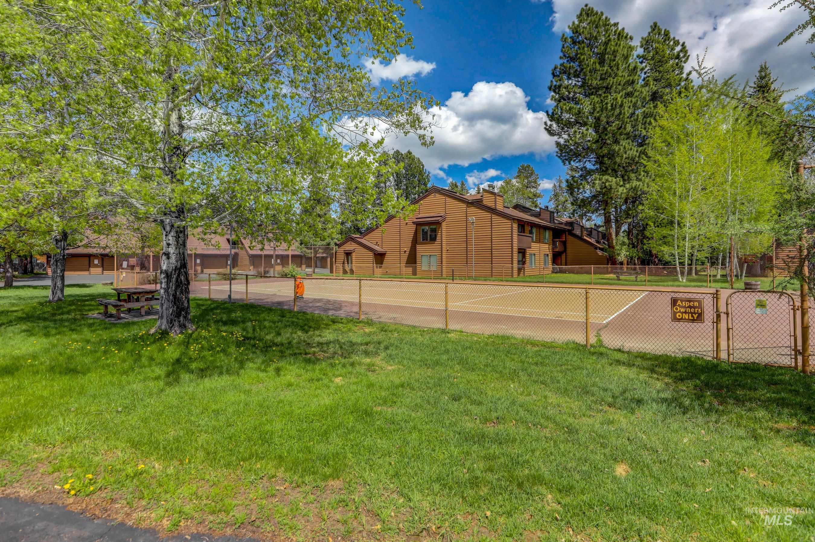 1630 Davis Ave Unit: #17