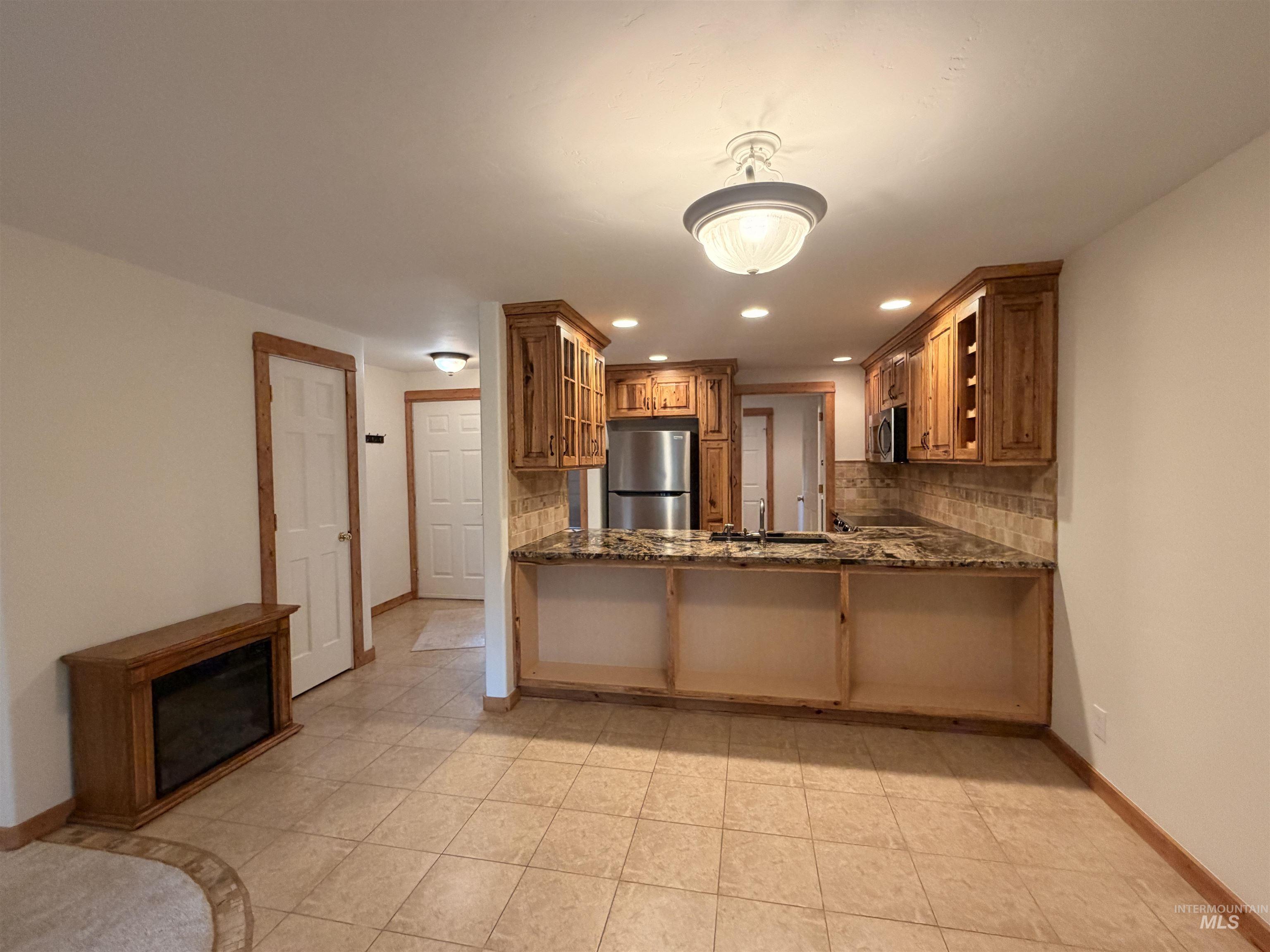 1630 Davis Ave Unit: #17