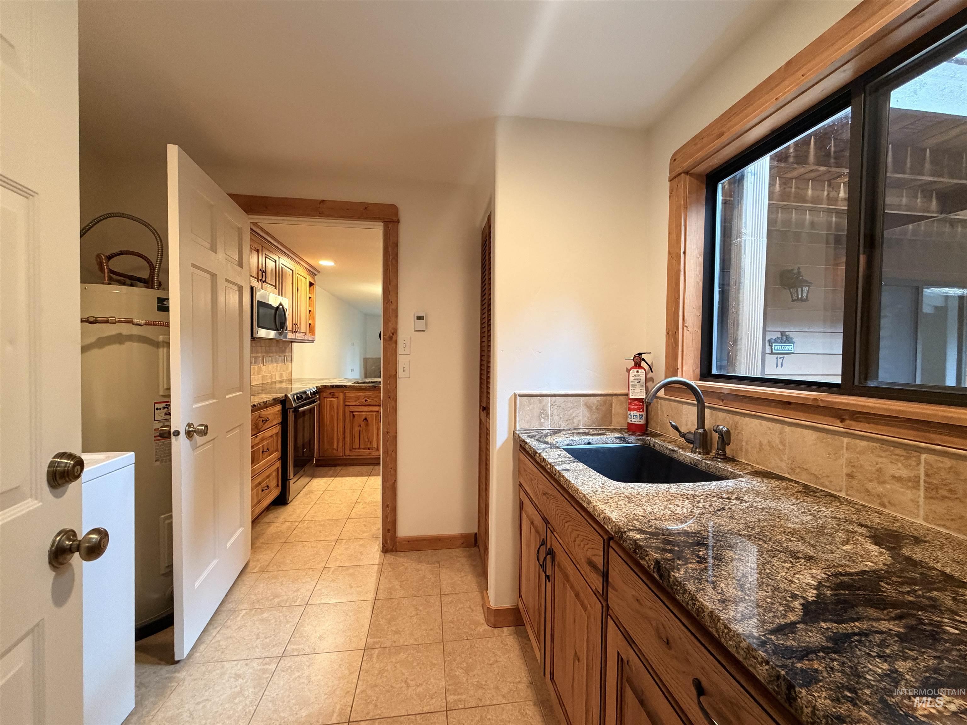 1630 Davis Ave Unit: #17