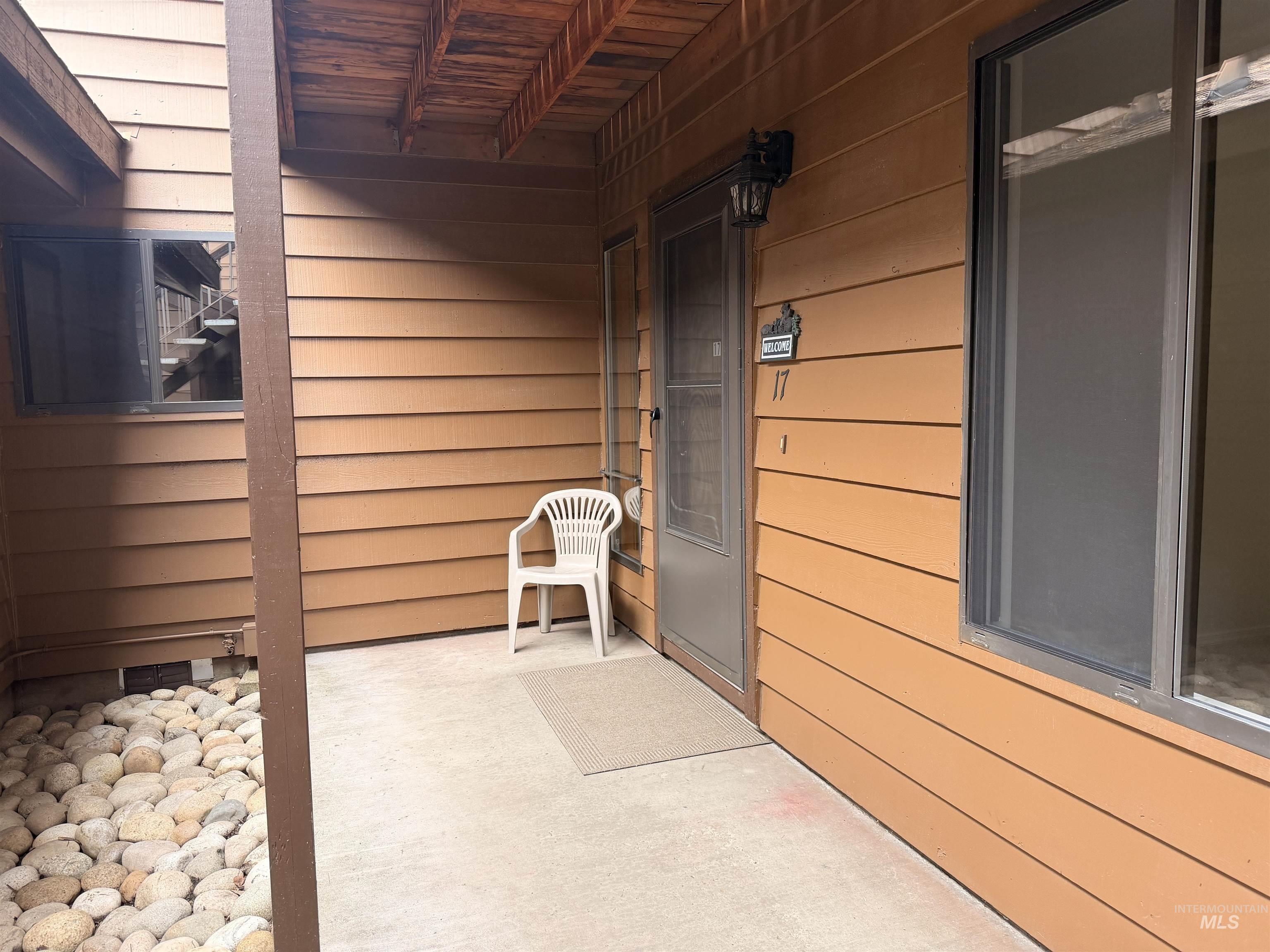 1630 Davis Ave Unit: #17
