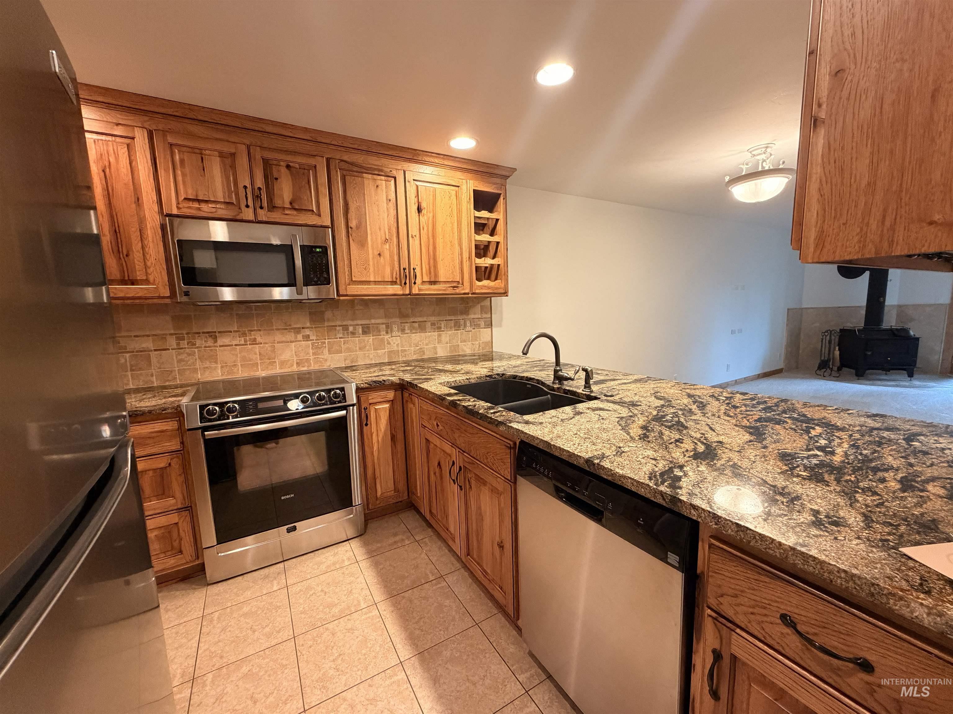 1630 Davis Ave Unit: #17