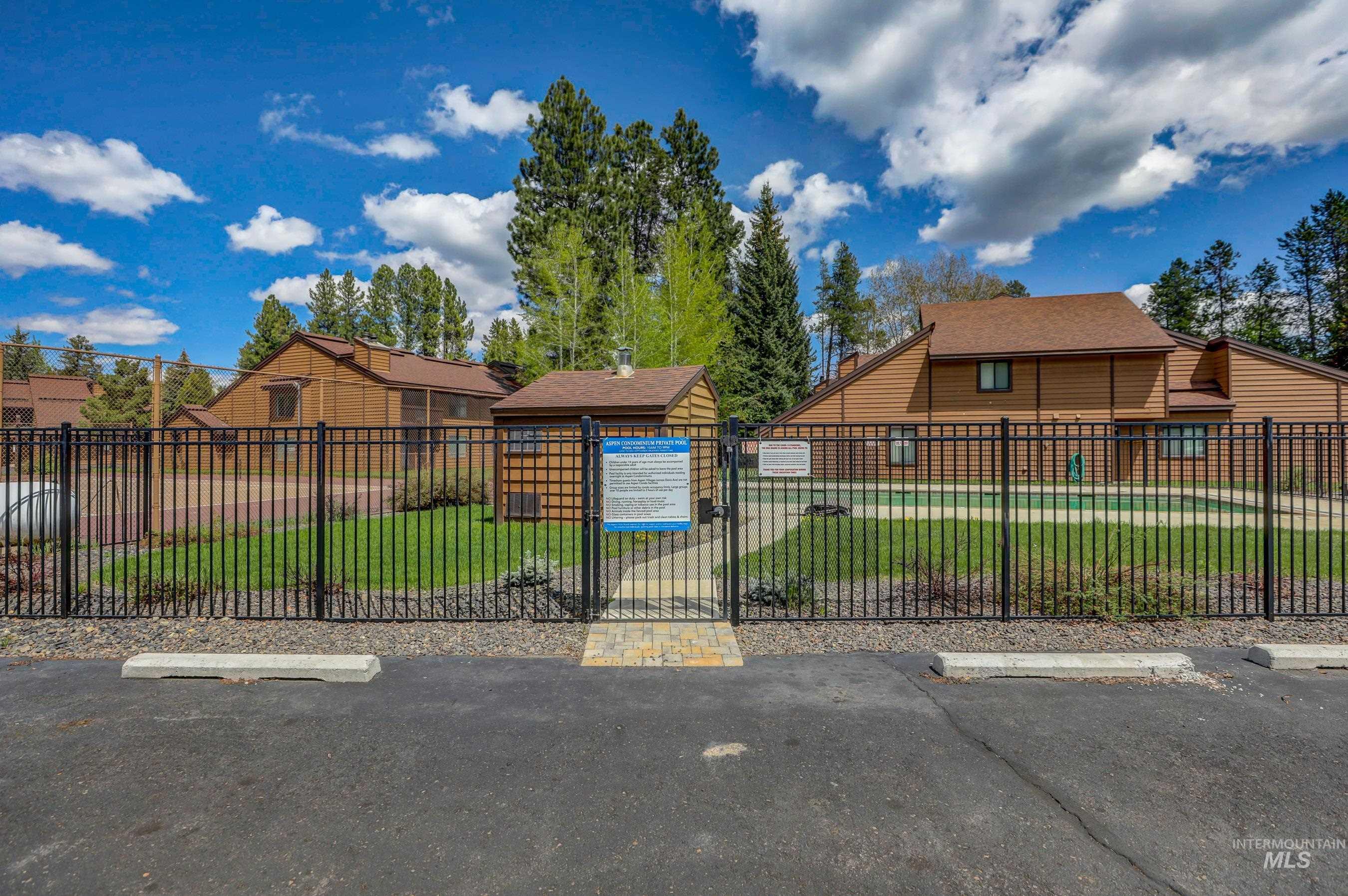 1630 Davis Ave Unit: #17