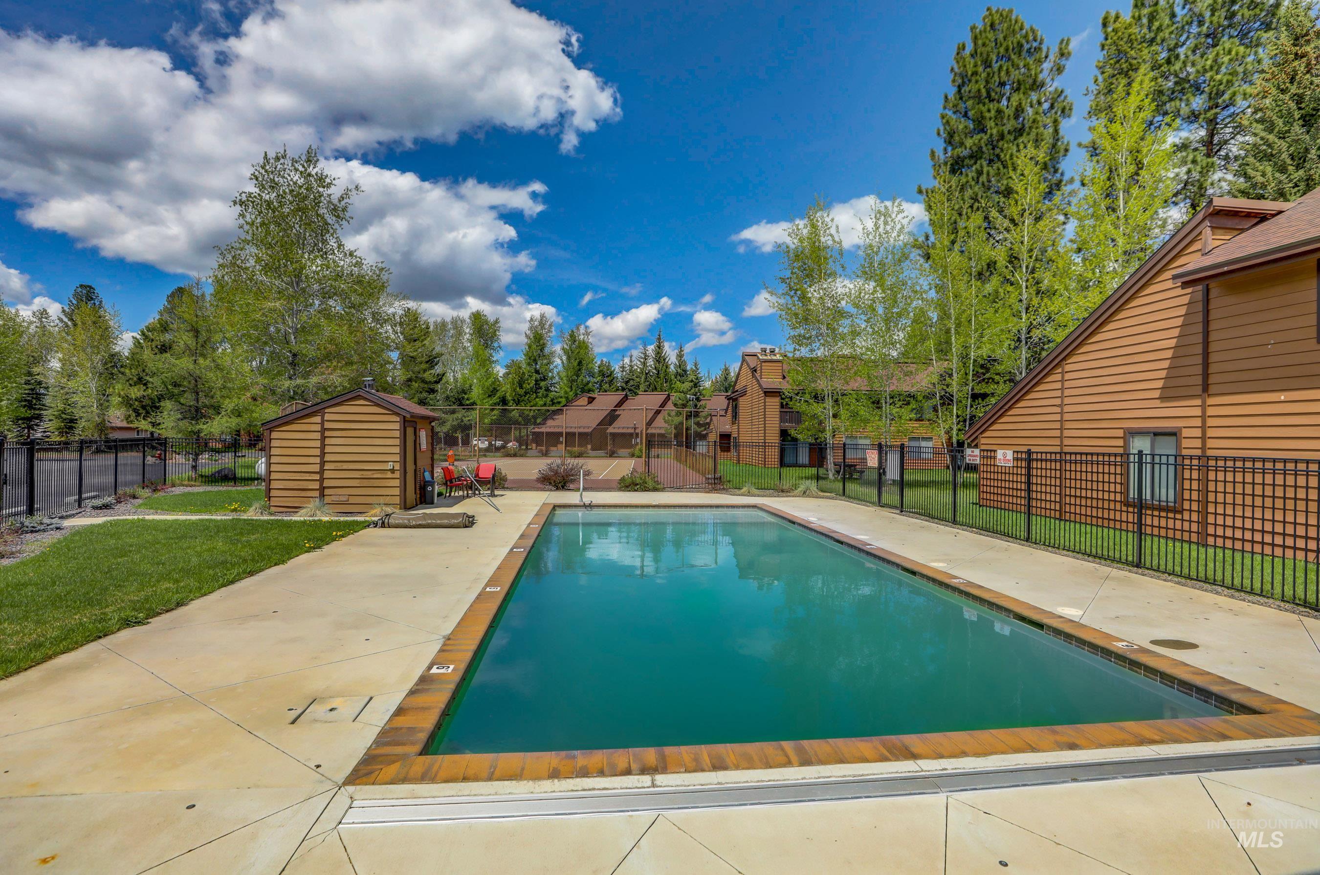 1630 Davis Ave Unit: #17