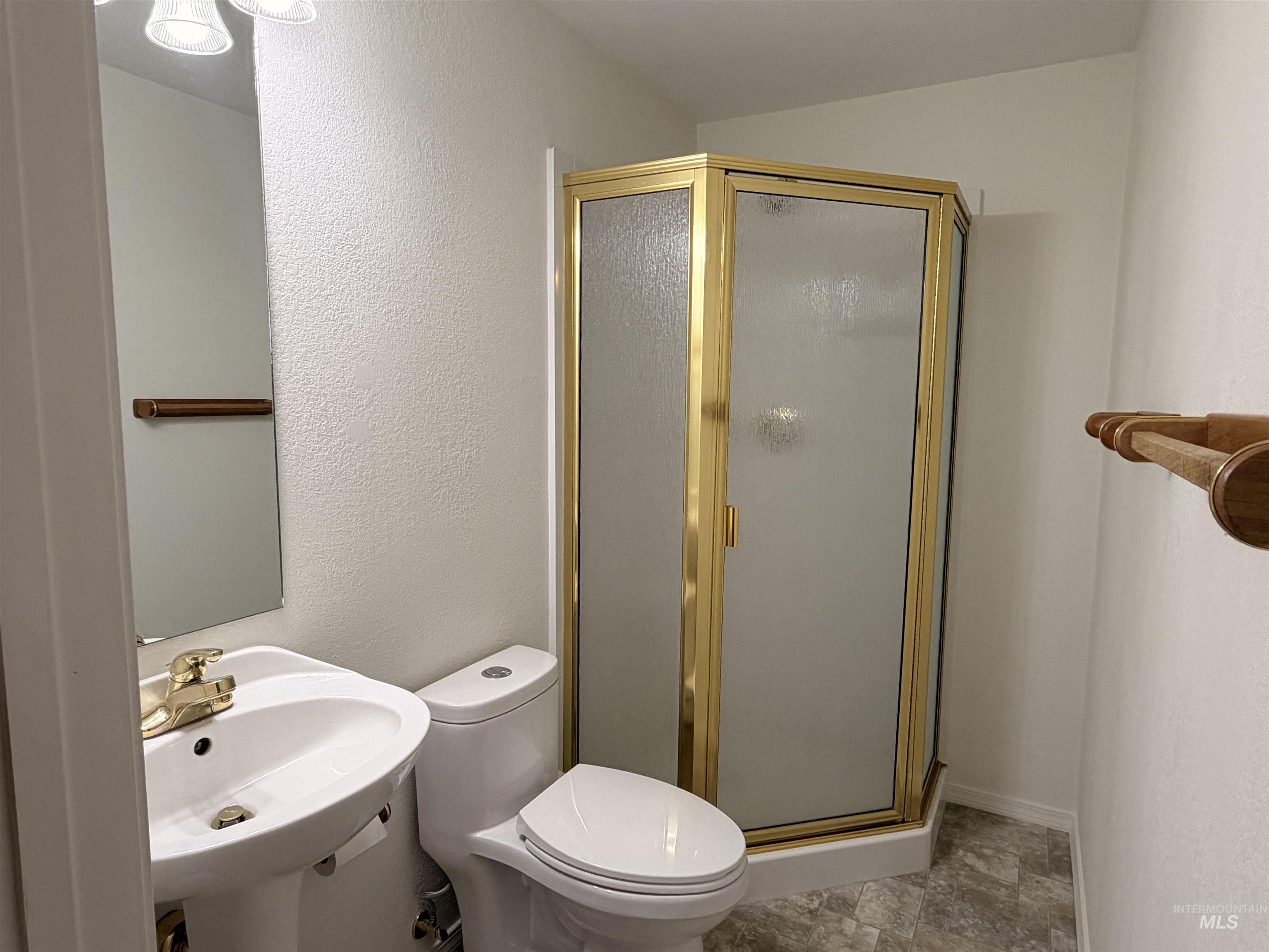 1630 Davis Ave Unit: #17