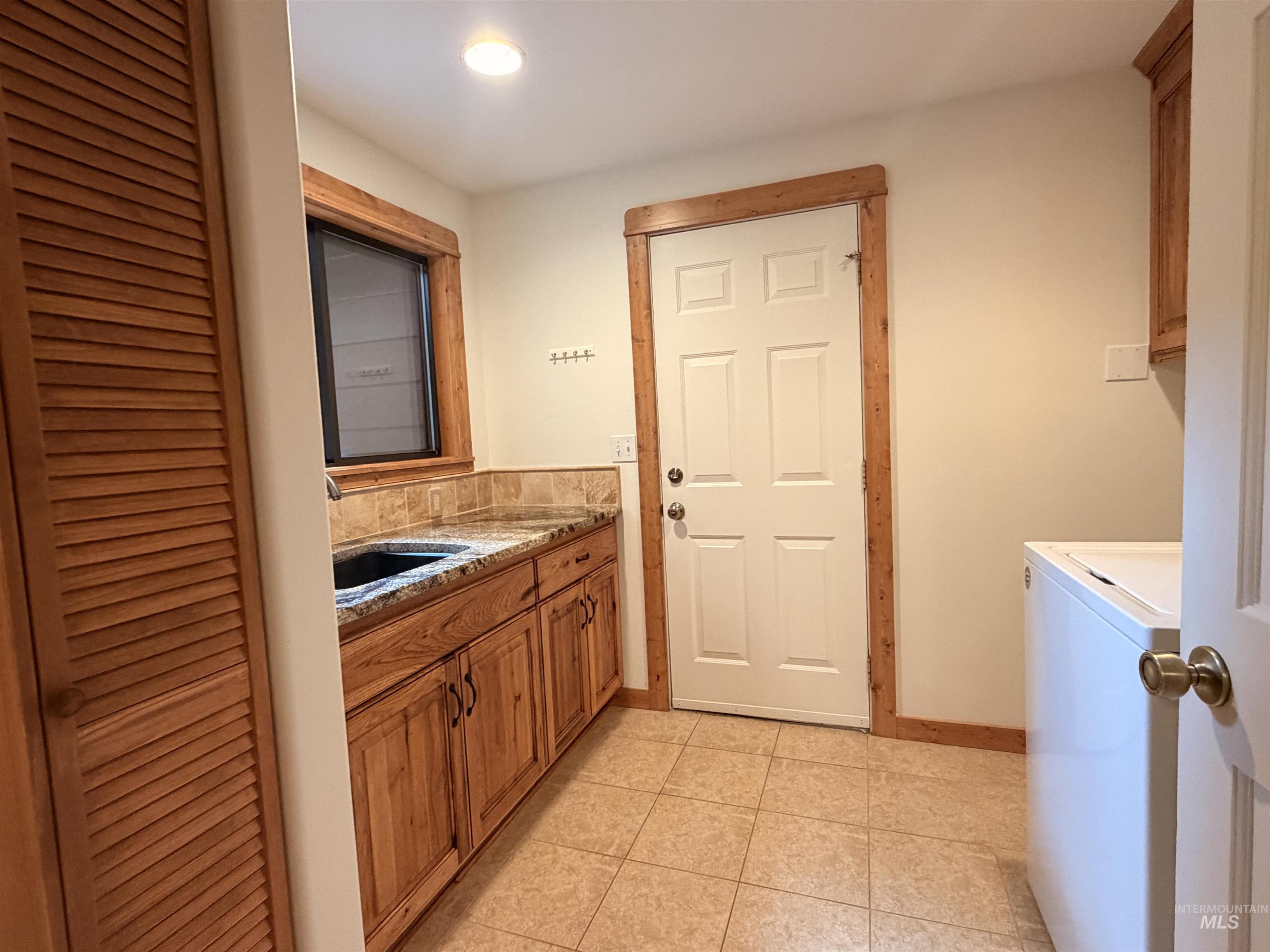1630 Davis Ave Unit: #17