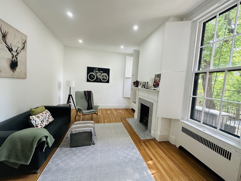 88 Mount Vernon St # 11