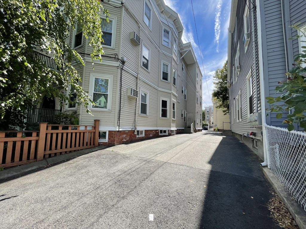 52 Beacon St # 2