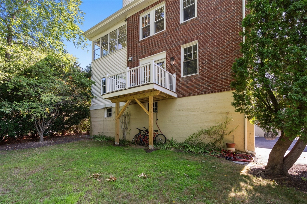 7 Holland Street # 1