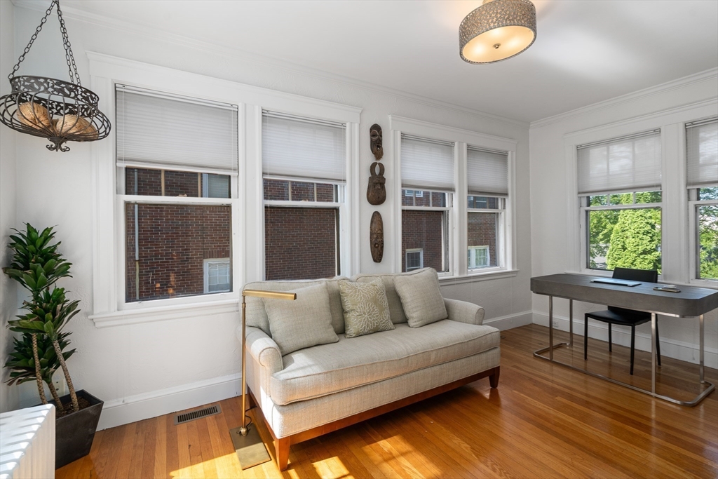 7 Holland Street # 1