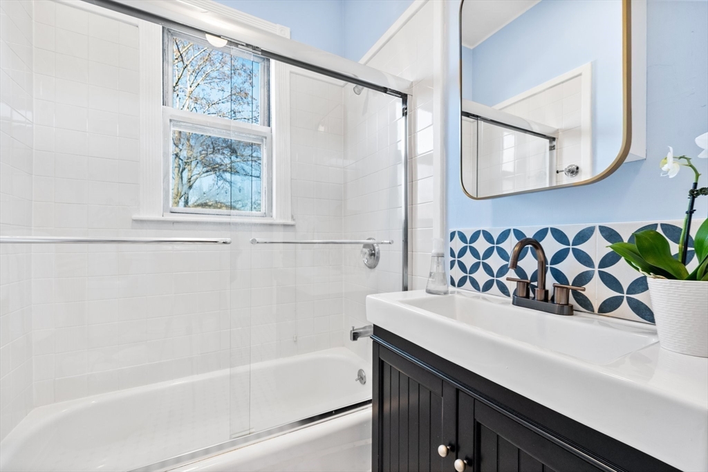 188 Chestnut Ave # 3